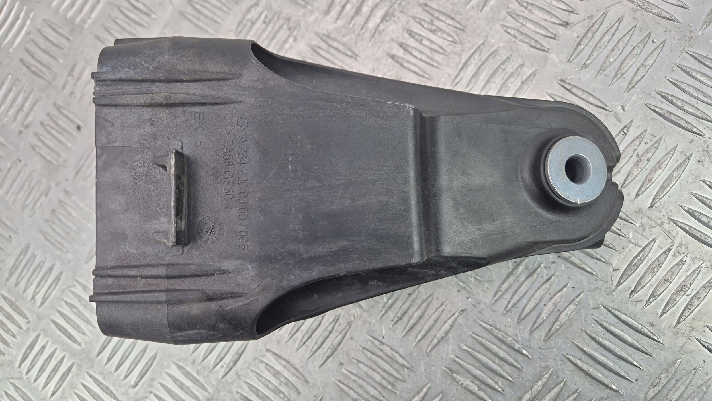 engine mount Mercedes C300 W205 A2642200300 M264.920