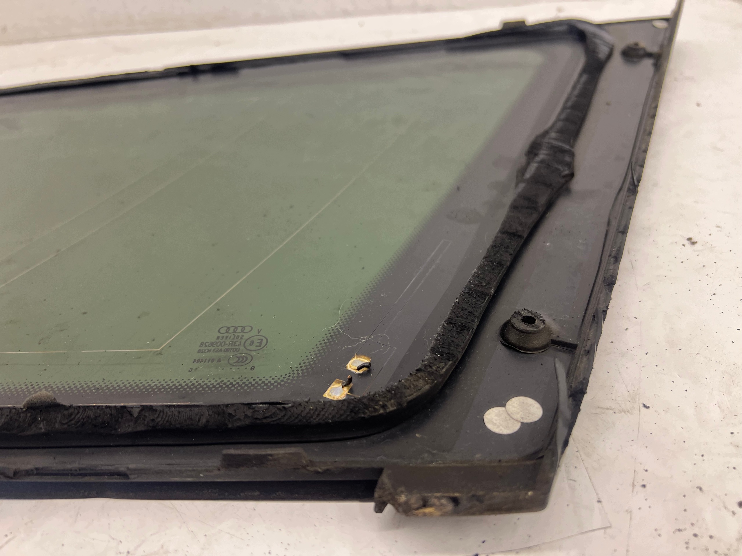 window bodywork GRZANA AS3 left rear part AUDI A6 C6 KOMBI 2009R