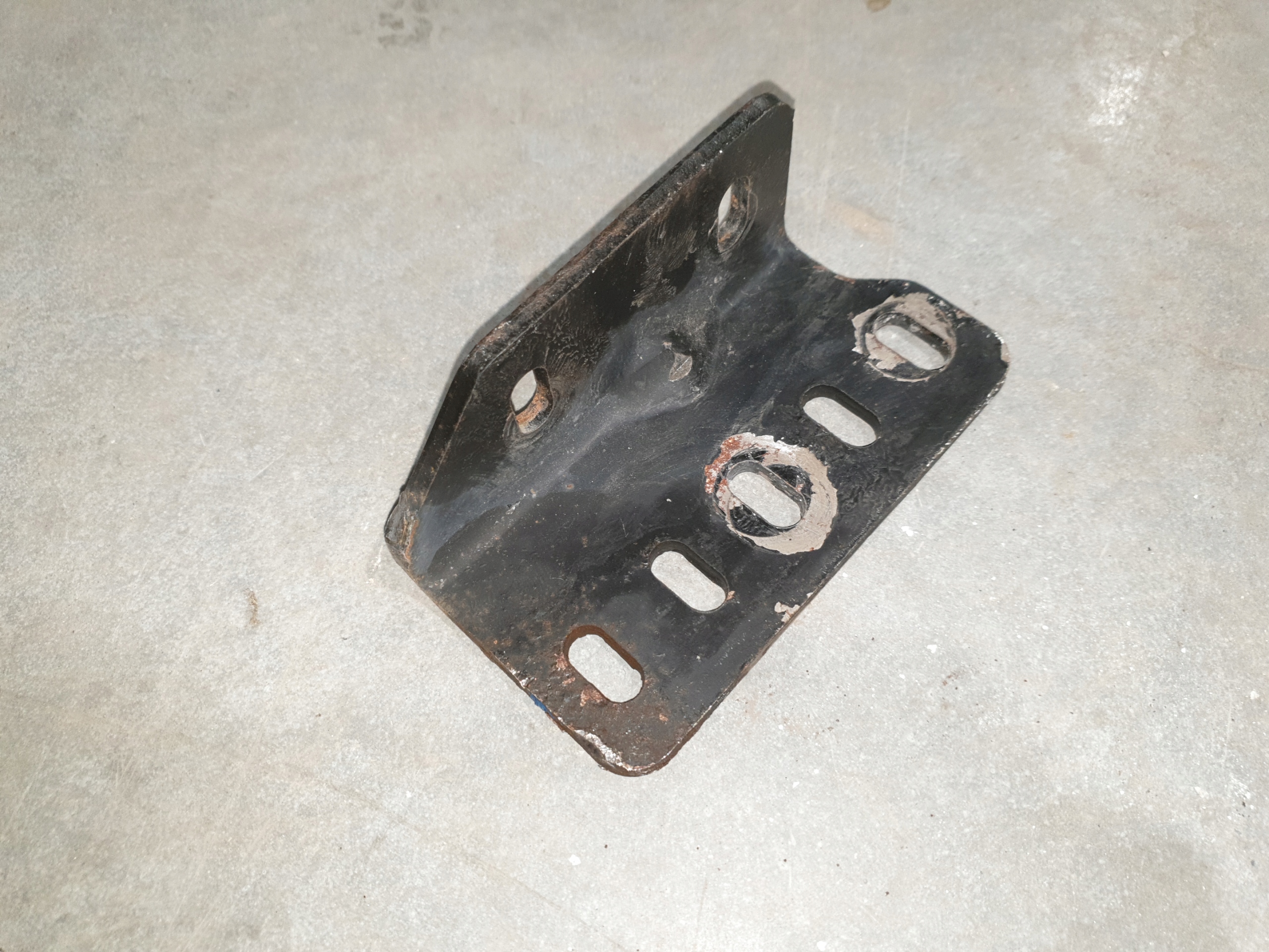 9608859641 - ACTROS MP4 КРОНШТЕЙН КРІПЛЕННЯ СТУПЕНІ БАМПЕРА