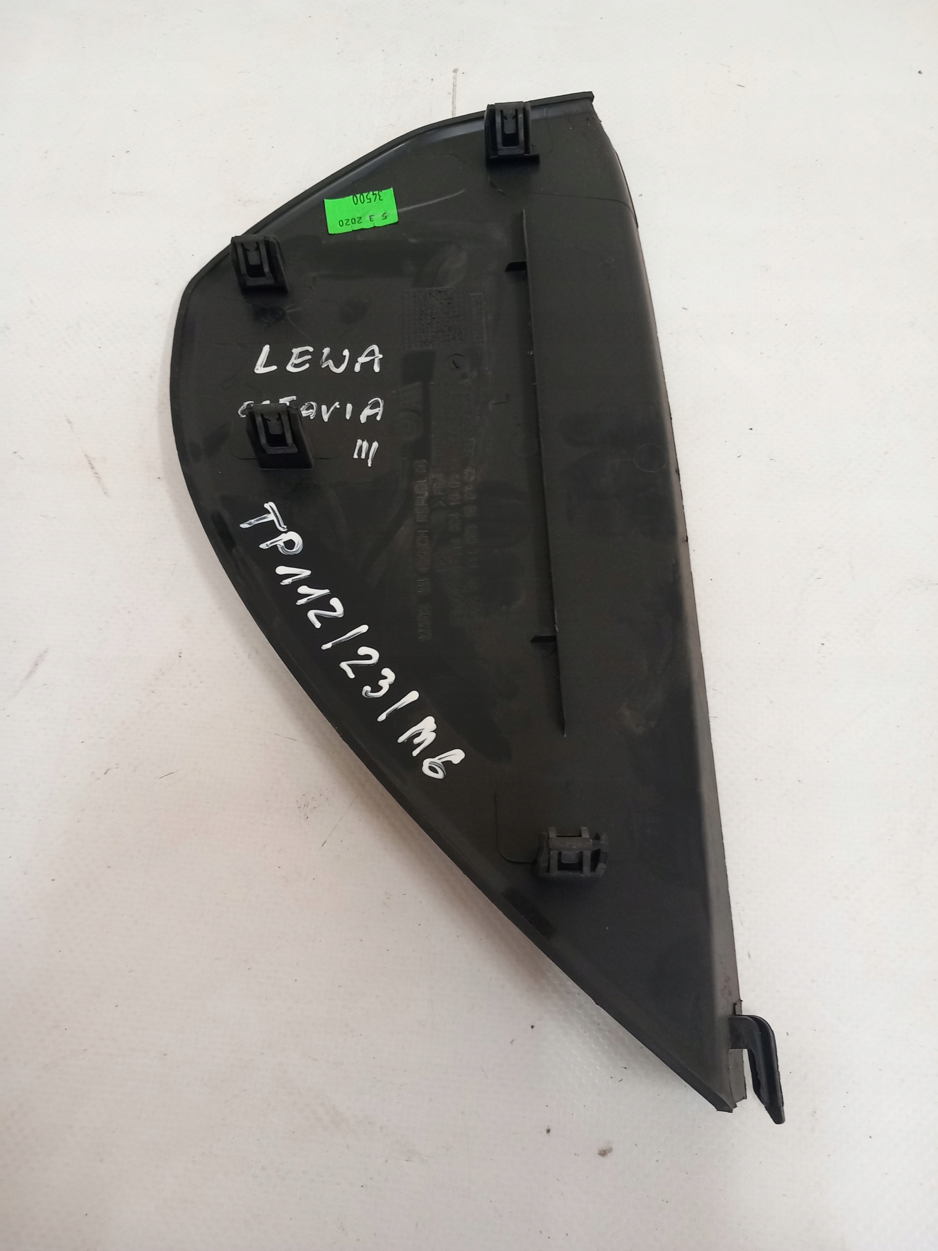 cover spoiler consoles left SKODA OCTAVIA III