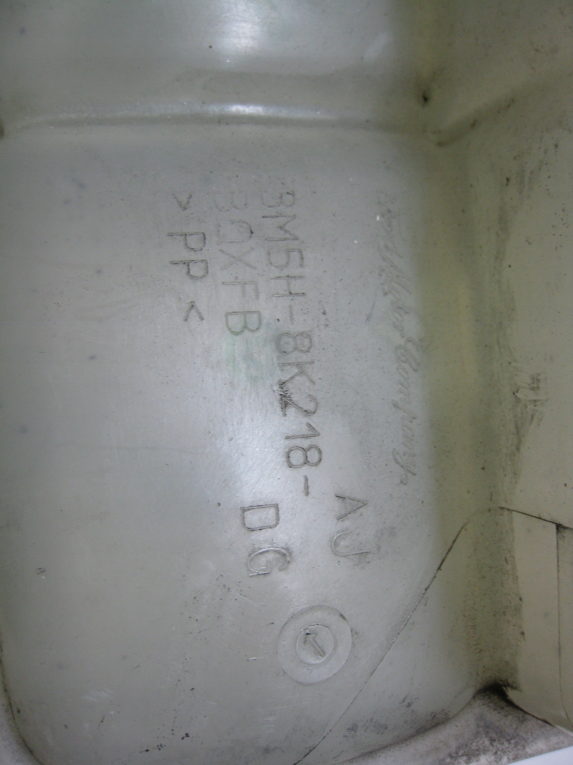 MAZDA 3 BK 06R Réservoir eau 3M5H-8K218DG
