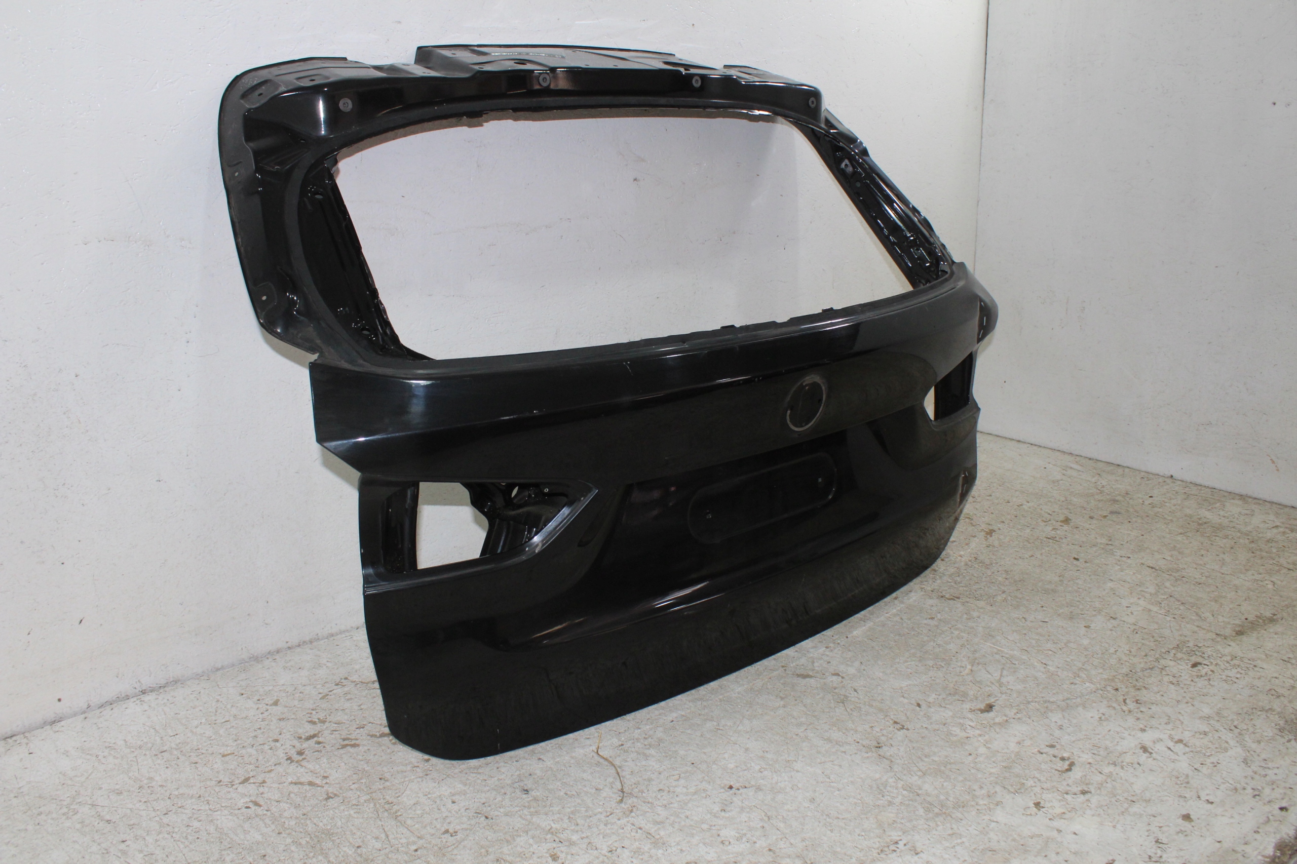BMW x1 F48 trunk door boot rear part