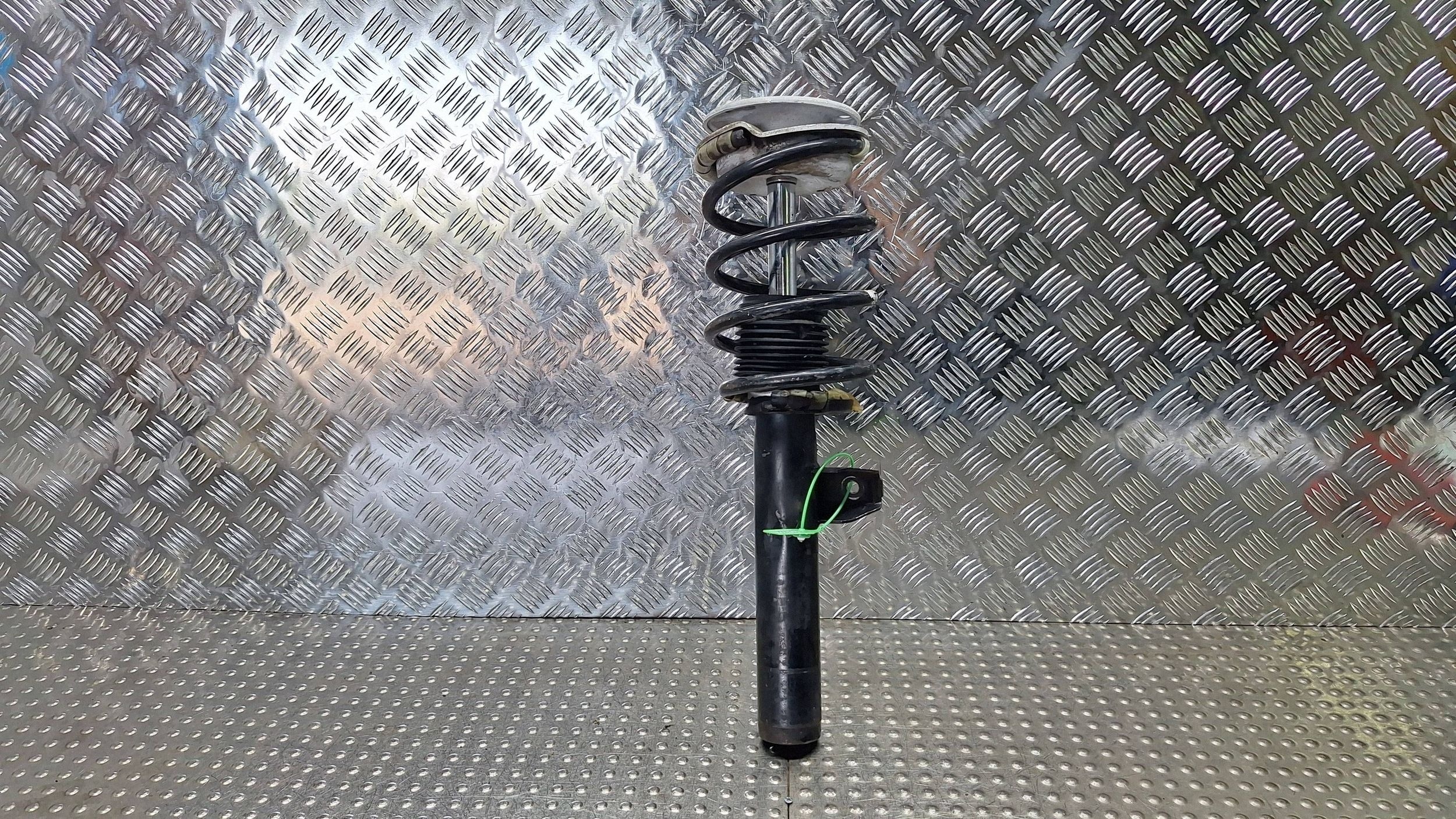 Stoßdämpfer links vorne 6786517 BMW E60 E61 XDRIVE