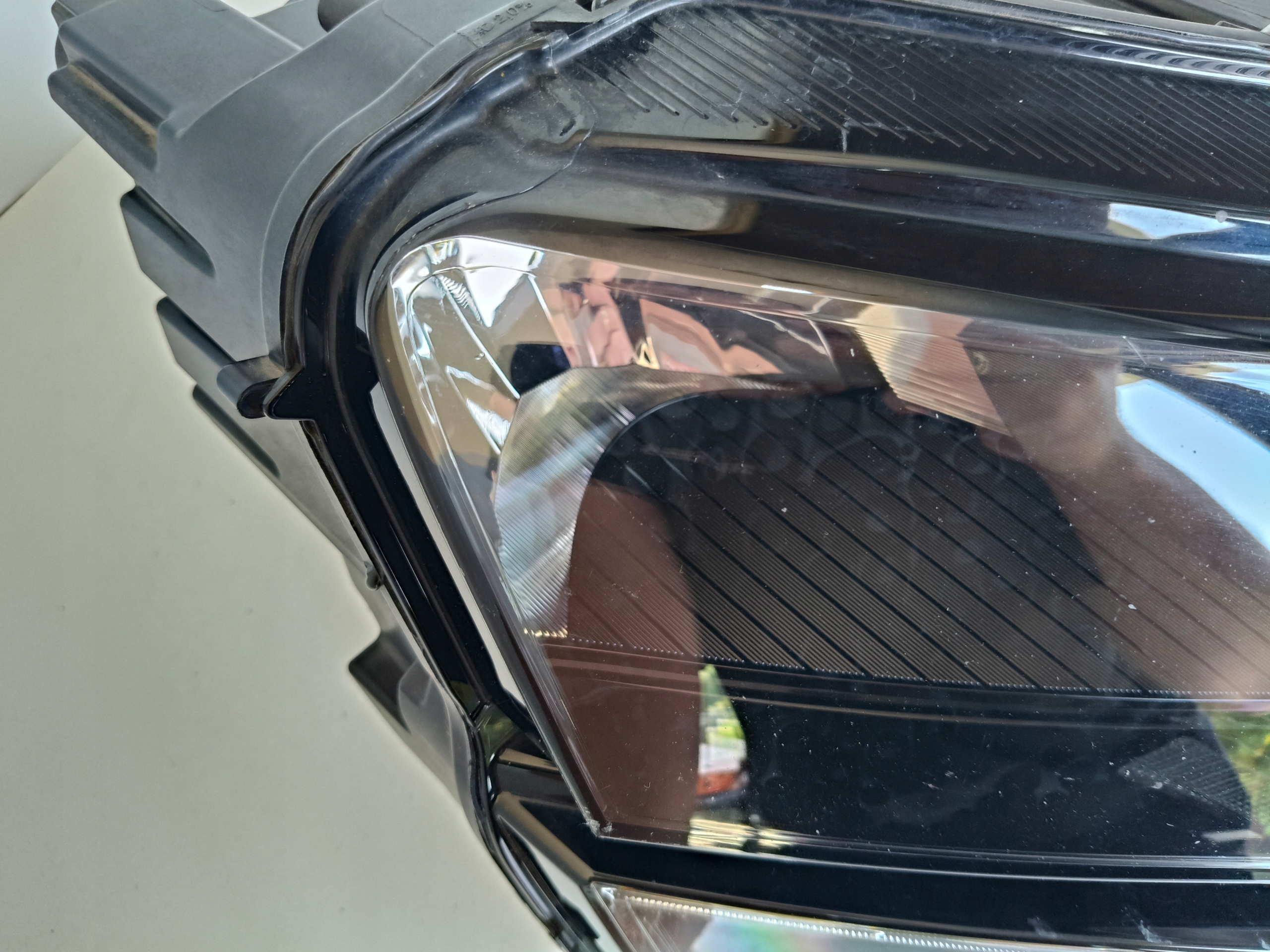 light right REFLEKTOR SKODA KAROQ 57A 17- LED