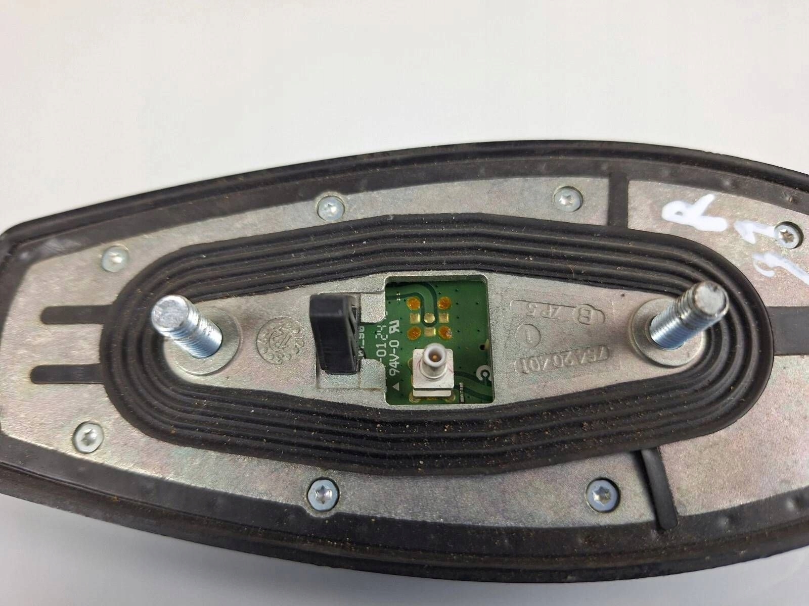 LAND ROVER Discovery 4 - LR4 2011 антенна