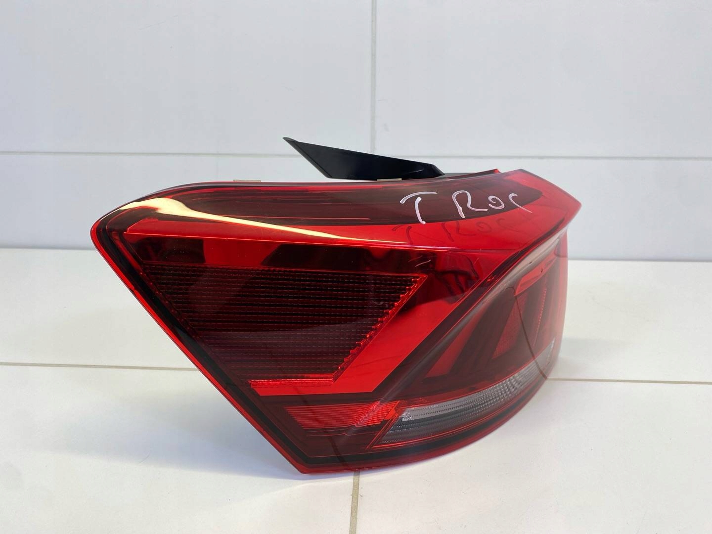 light rear left side Volkswagen T-Roc 2019 2GA945095A