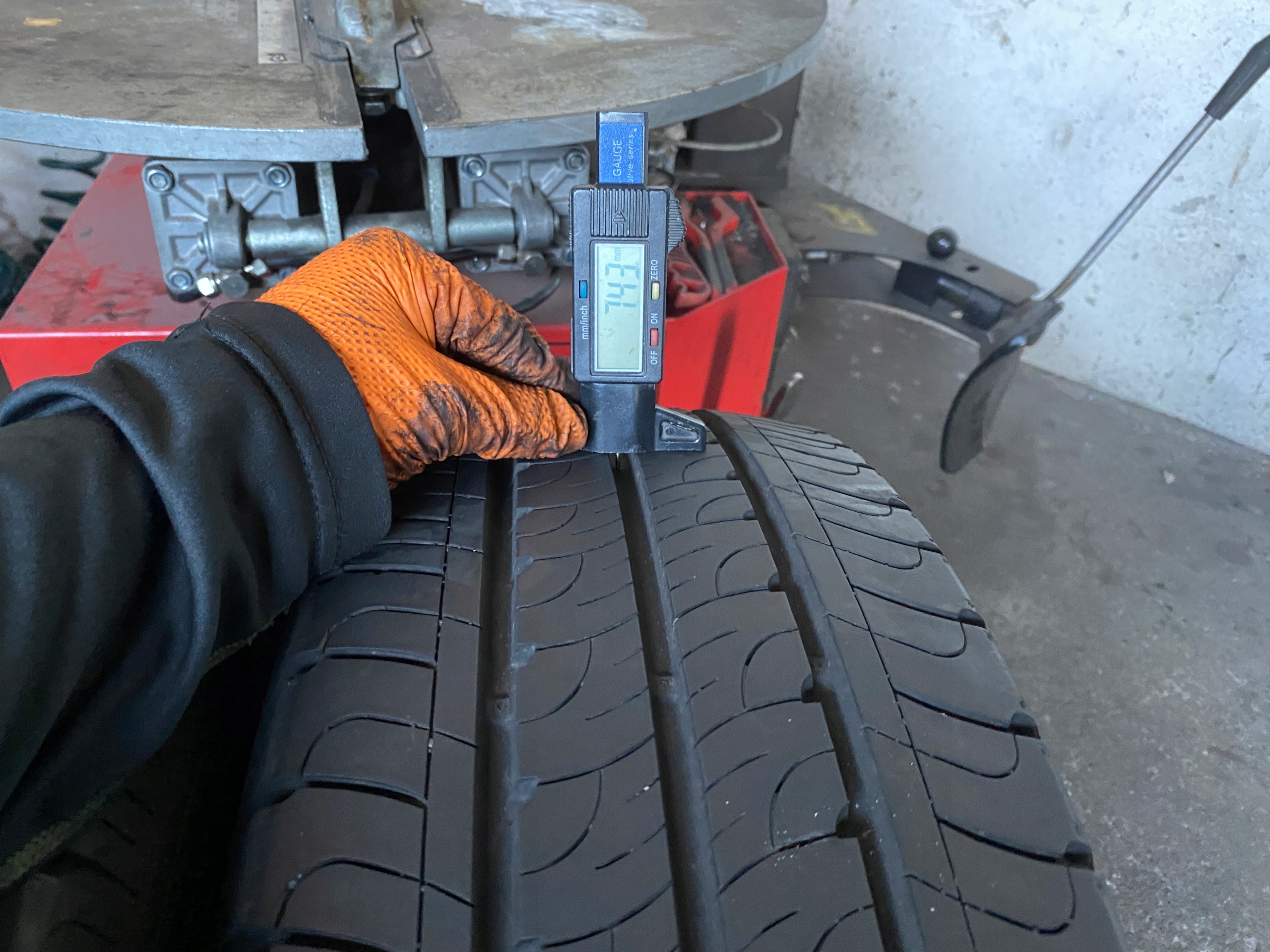 2 tyres summer 215/65R16C Goodyear EfficientGrip Cargo as new 8mm