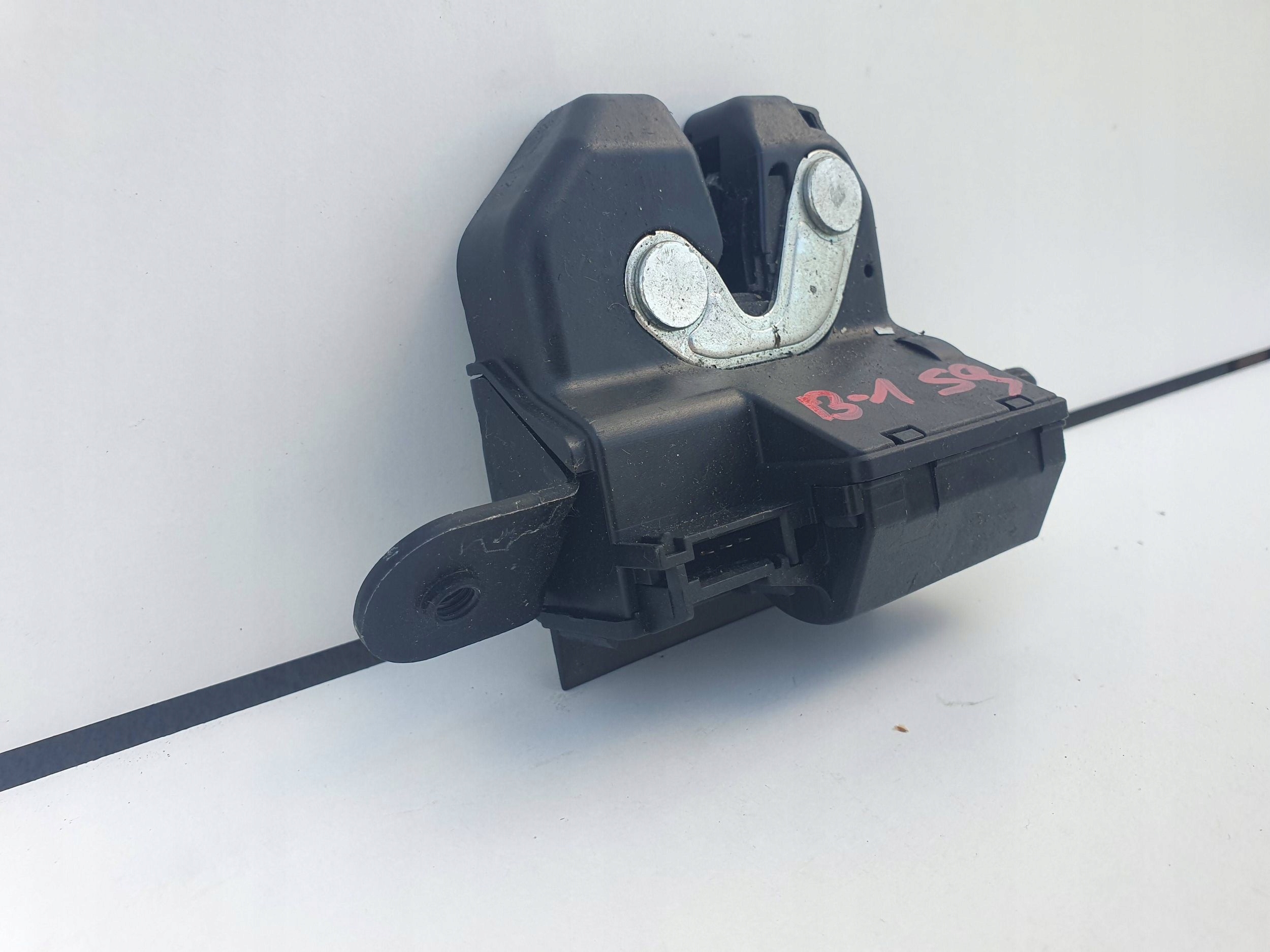 Fiat 500 lock of rear bonnet boot rear part