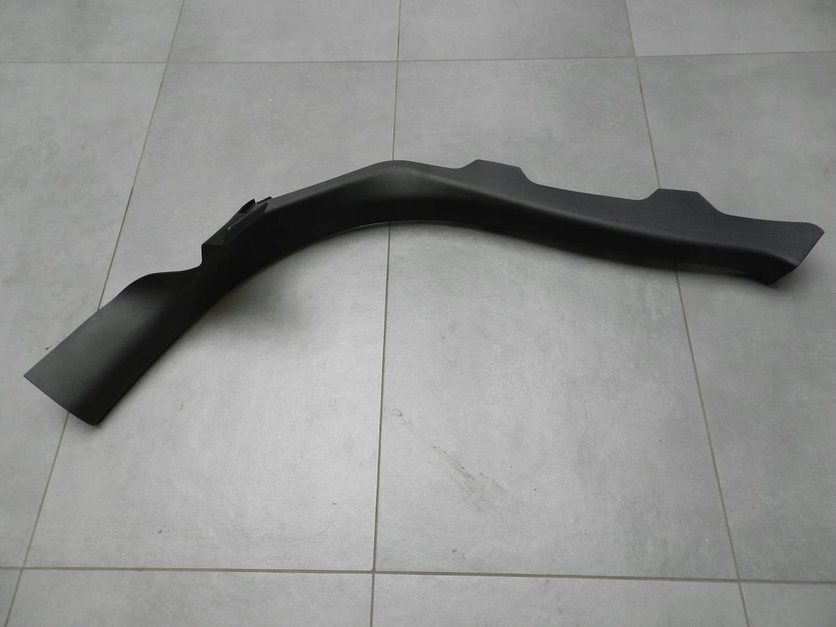 AUDI A5 8T kryt PRAHU 8T8867767A