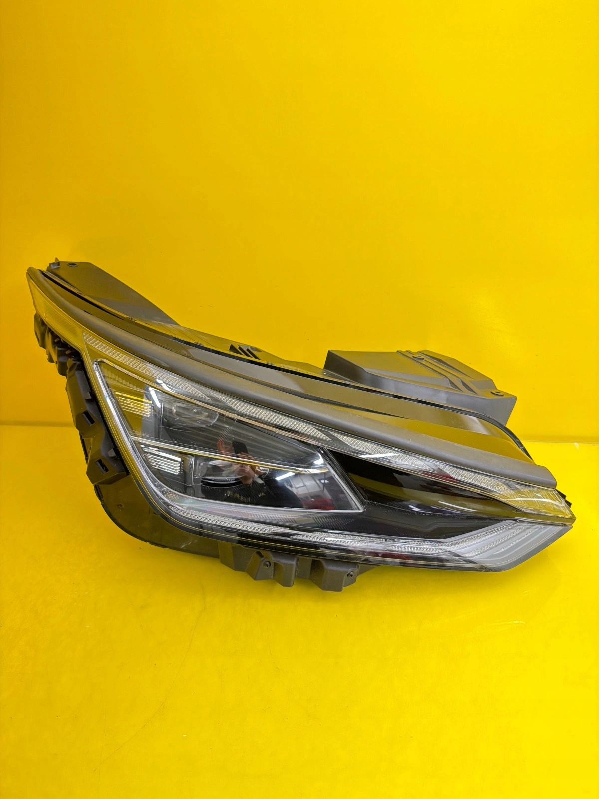 light right front Kia EV6 EV-6 Full Led
