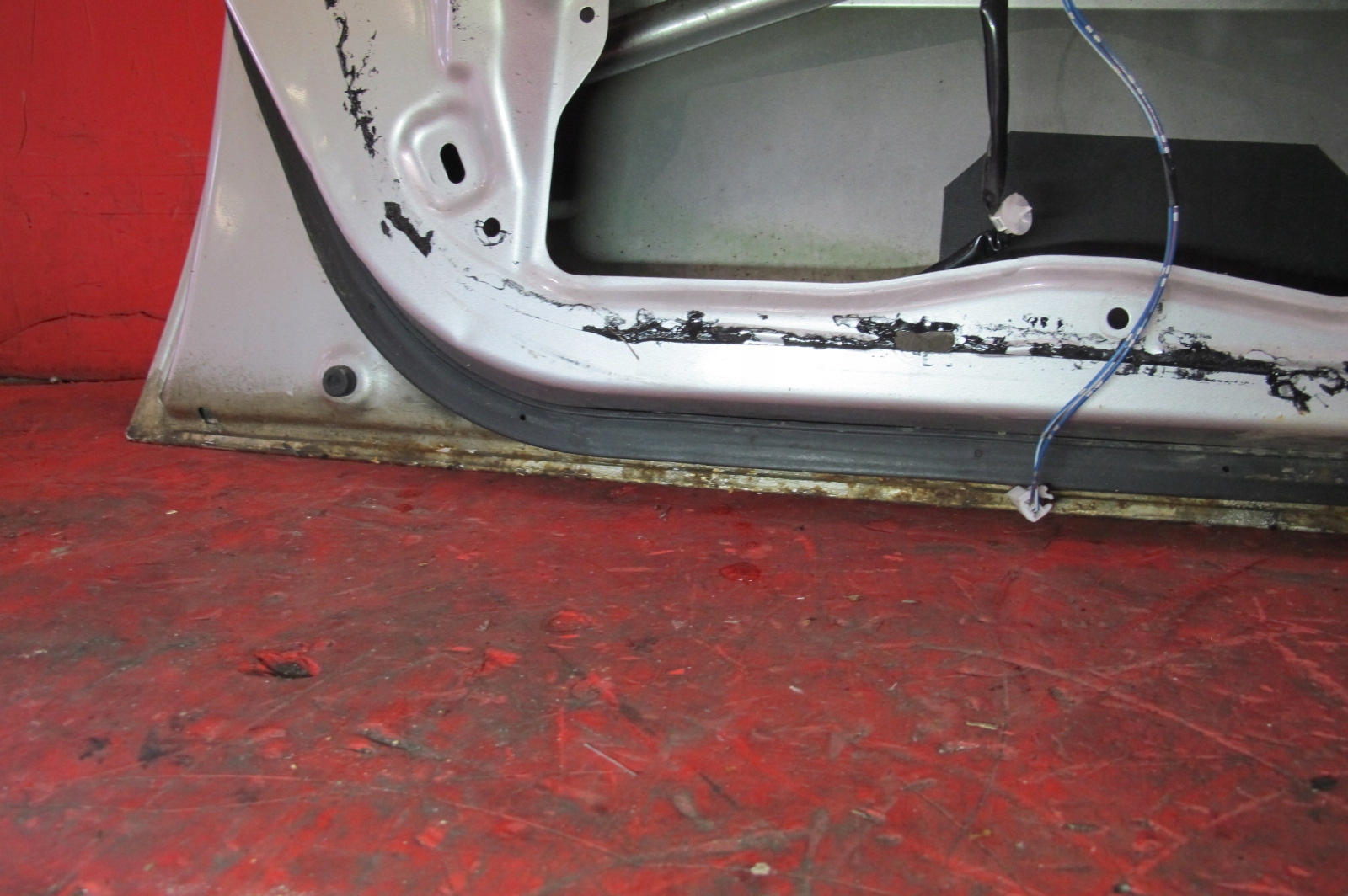 SUBARU LEGACY IV BP 03- door left front front silver 39D