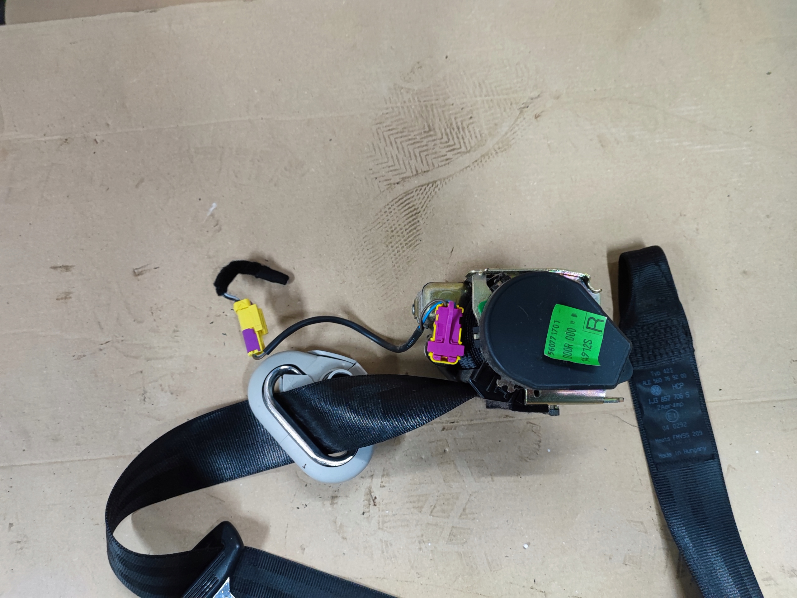 VW GOLF IV PAS BEZPIECZEŃSTWA PRAWY PRZÓD 3 DRZWI Numer katalogowy części 1J3857706S