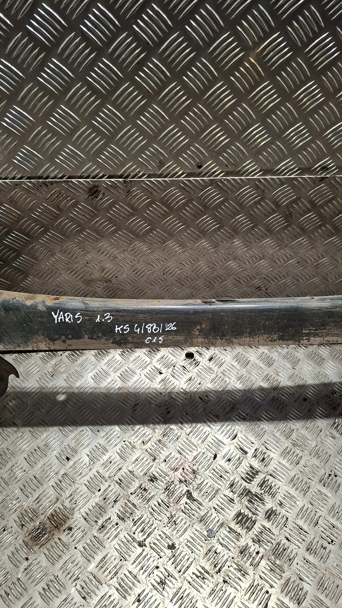 Achsträger heck TOYOTA YARIS und 1.3