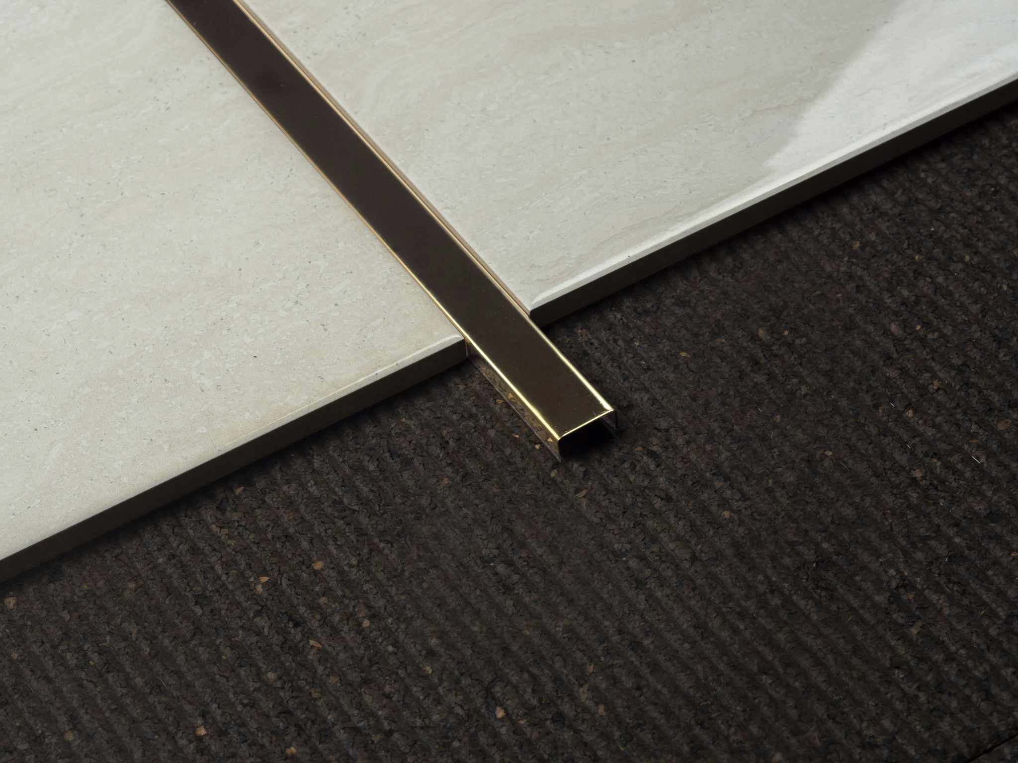 LISTWA NIERDZEWNA DEKORACYJNA DO PŁYTEK ZŁOTA2x244 Typ listwa (cokół, narożnik)