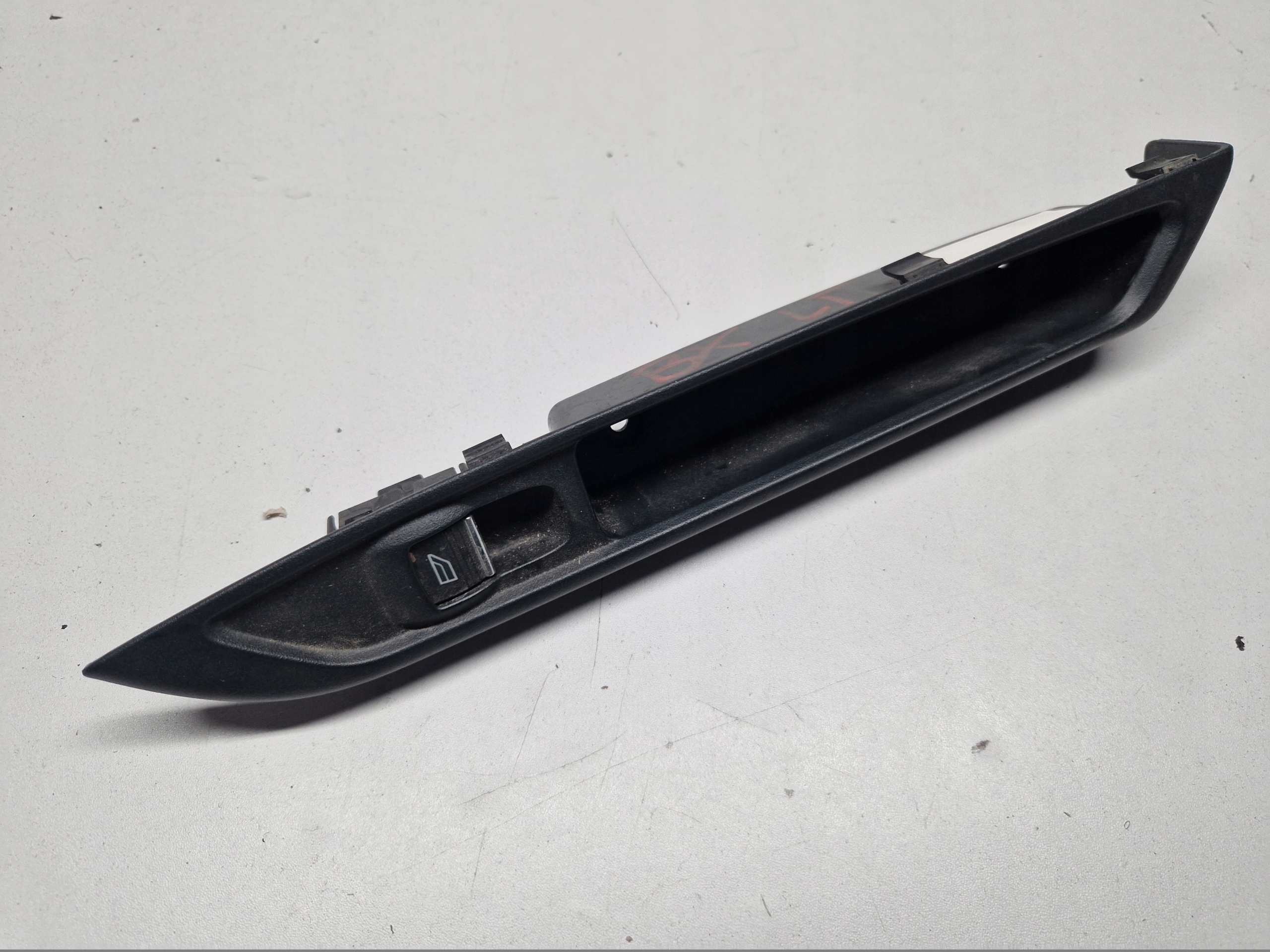 FORD B-MAX handle switch of control windows left rear part AV11-R226A37-A