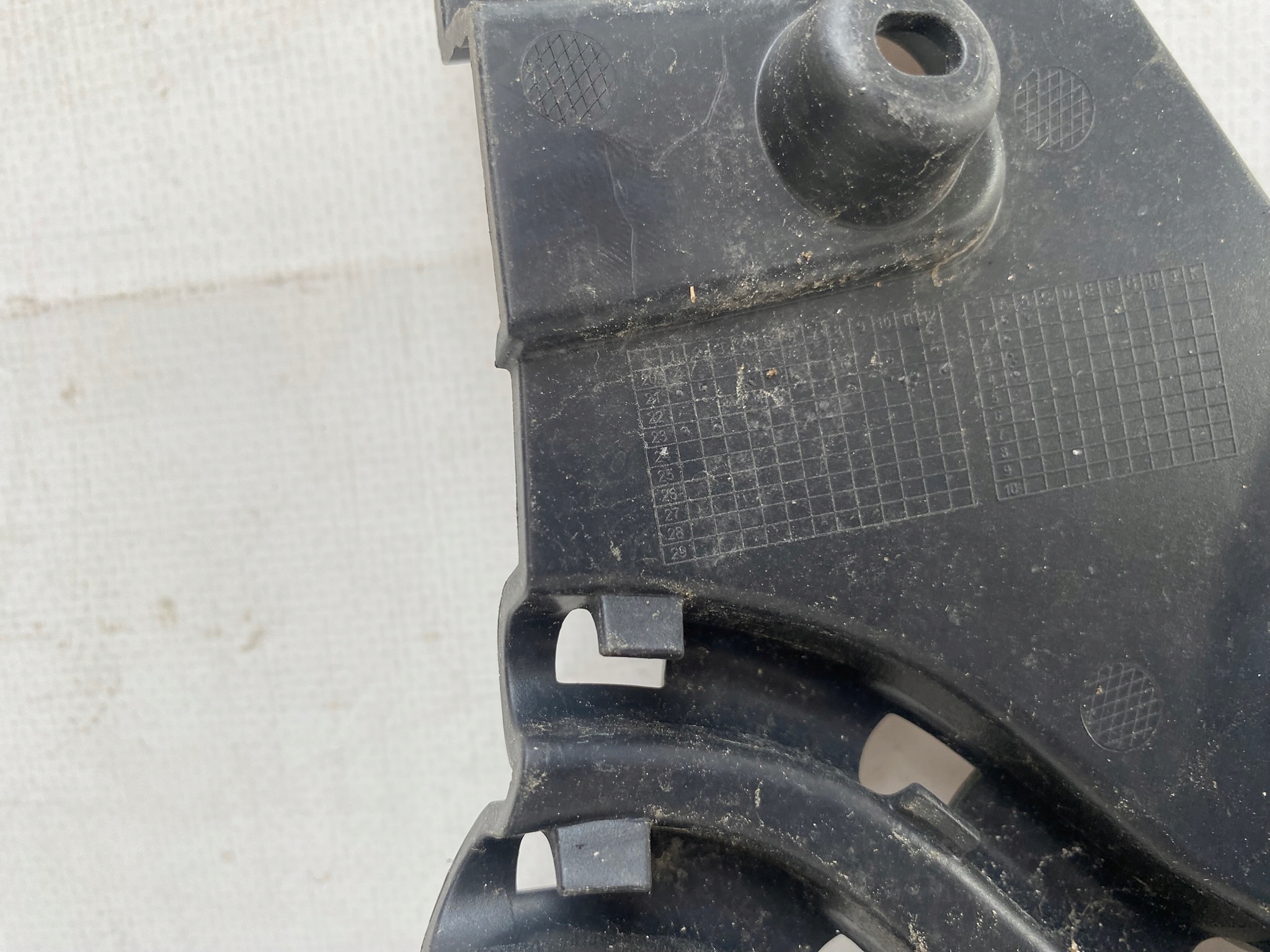RANGE ROVER SPORT 3 III 22- bumper bracket right front N9X2-16A280-A