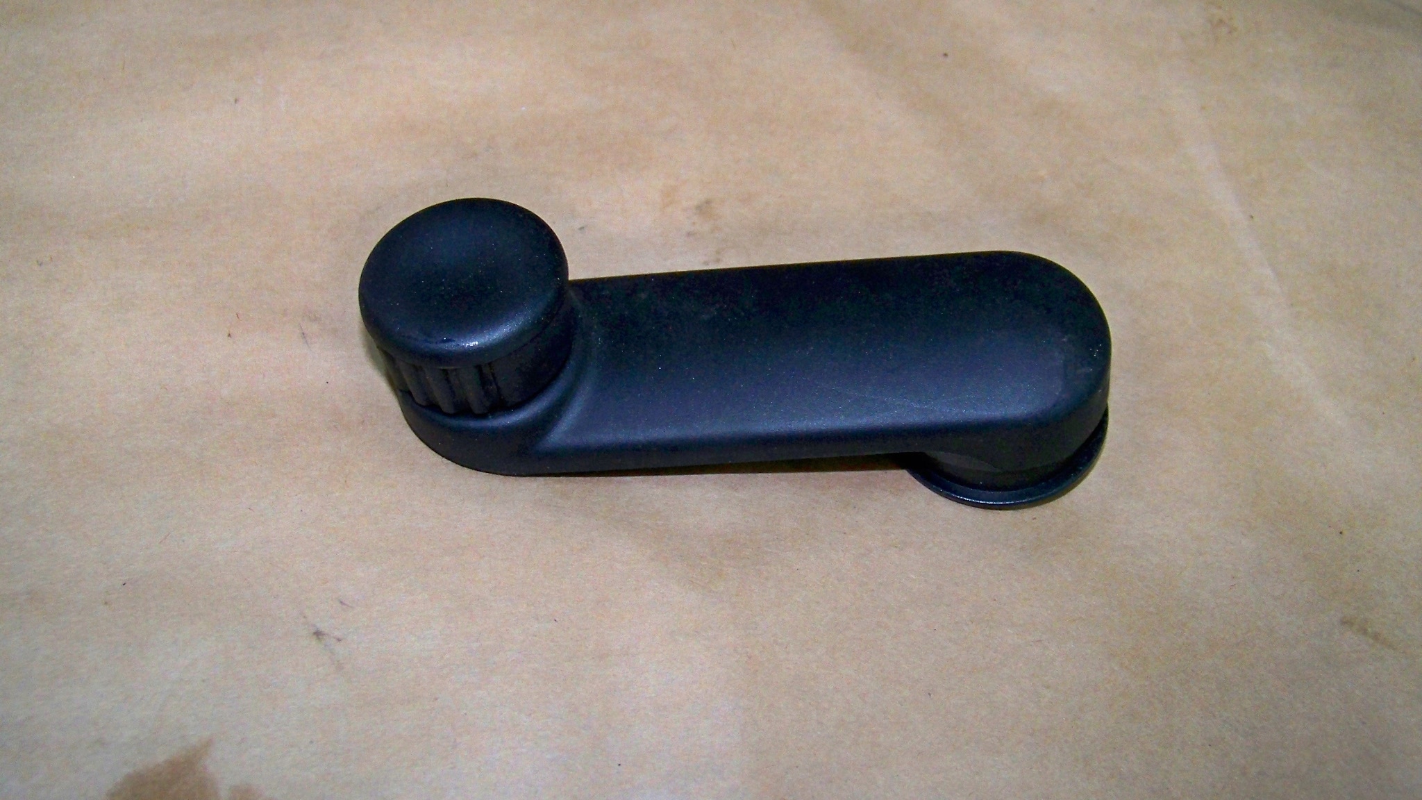 Dacia Duster I 15r korbka szyby