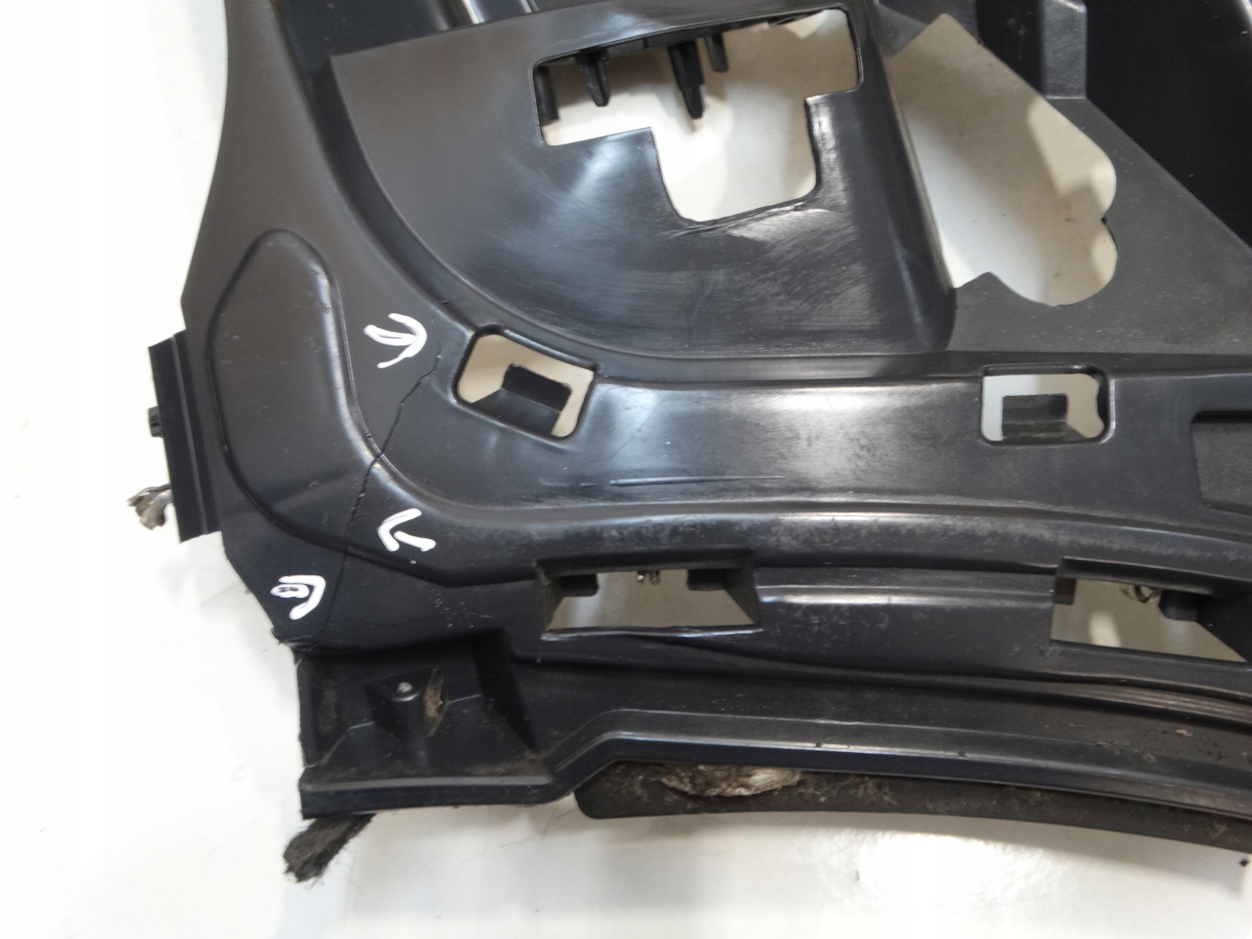 bumper bracket left front RENAULT SCENIC III 09-13R. 001033319
