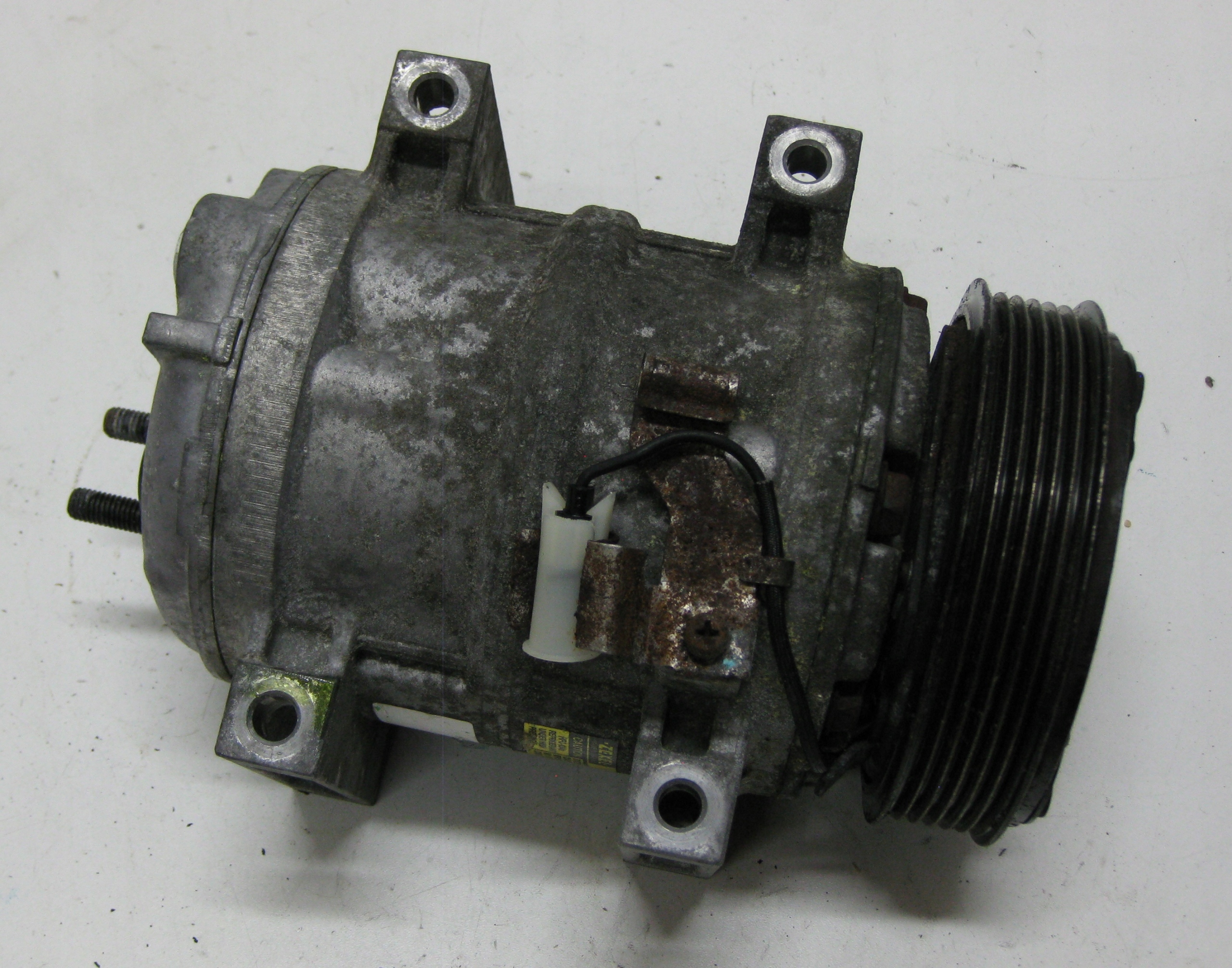 VOLVO V70 compressor; compressor of the air conditioning 8708581