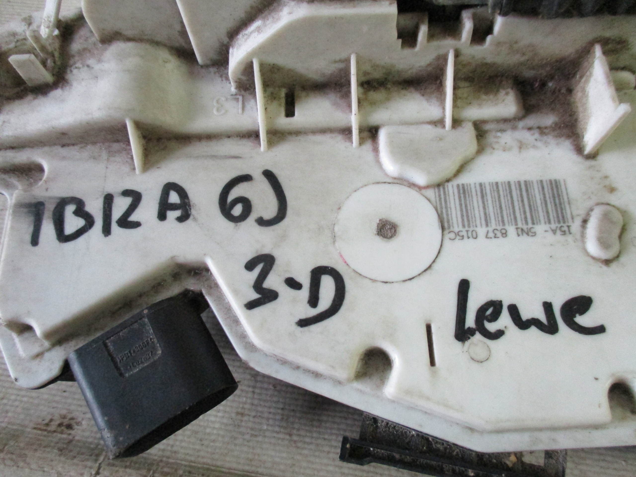lock door left front front Ibiza IV 6J Fabia II lift 5N1837015C