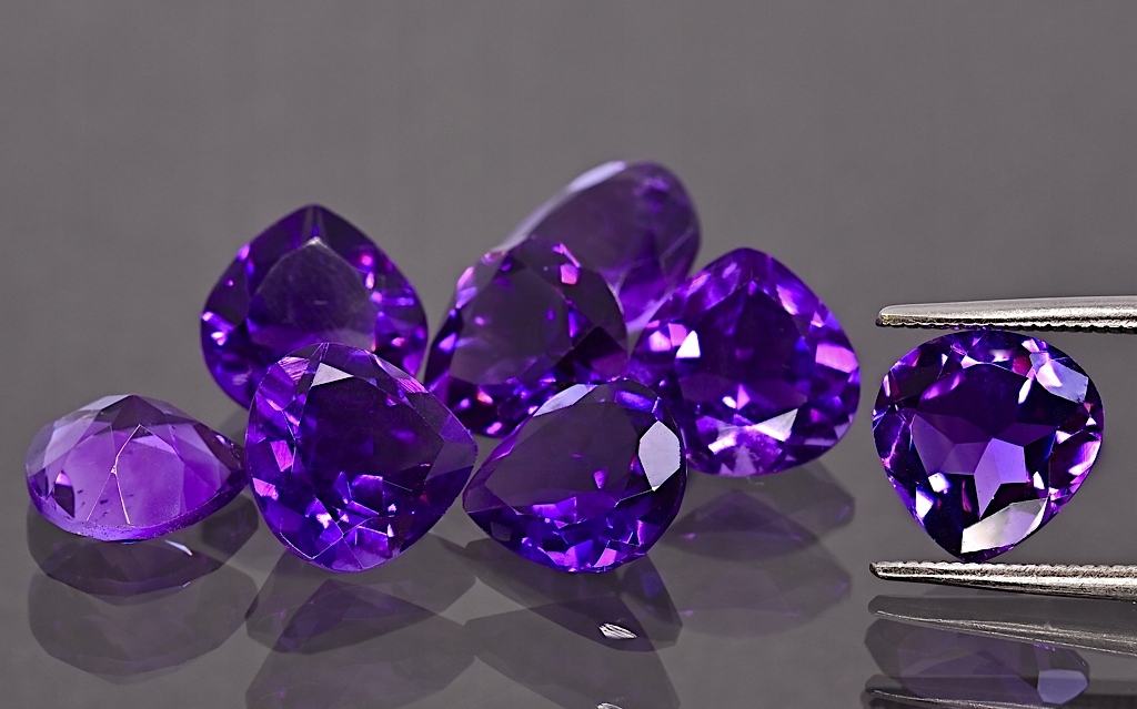 Ametyst A fazetovaná slza 6x6 mm