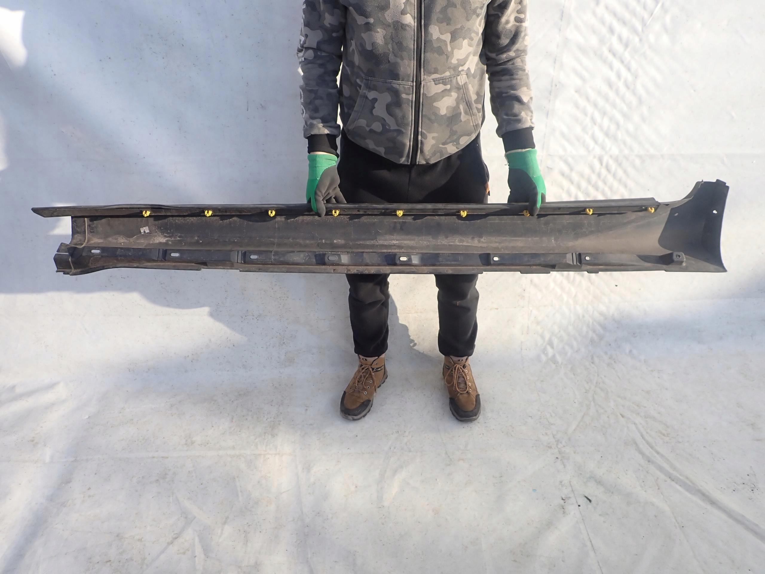 VOLVO XC90 and 02- moulding threshold right threshold right