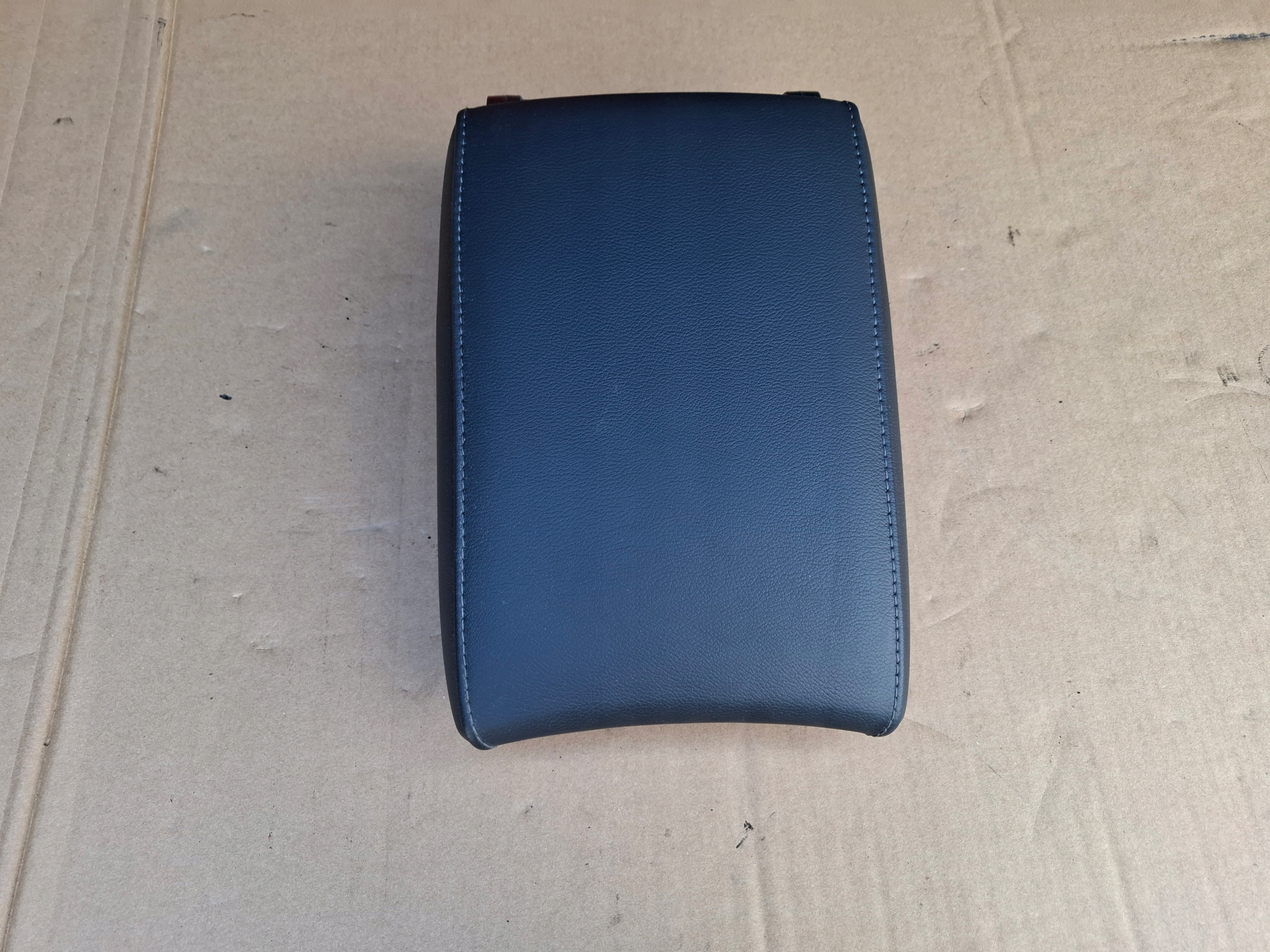 armrest HONDA CRV V 22r leather