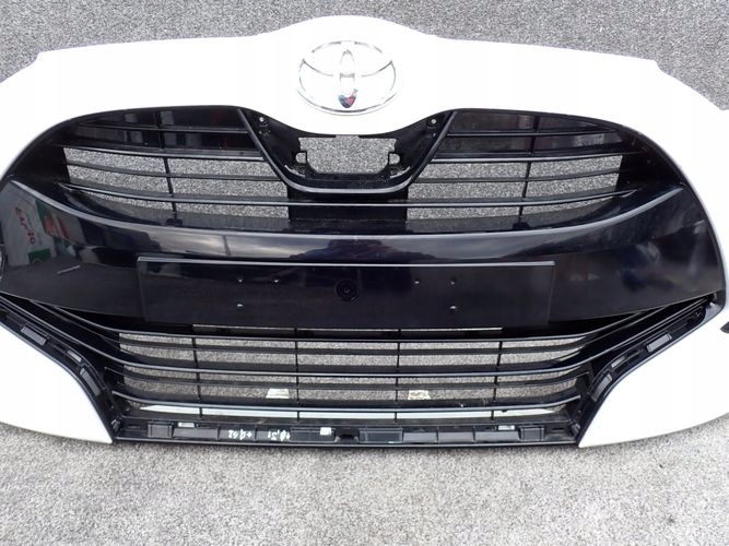 TOYOTA YARIS IV Frontstoßstange vorne