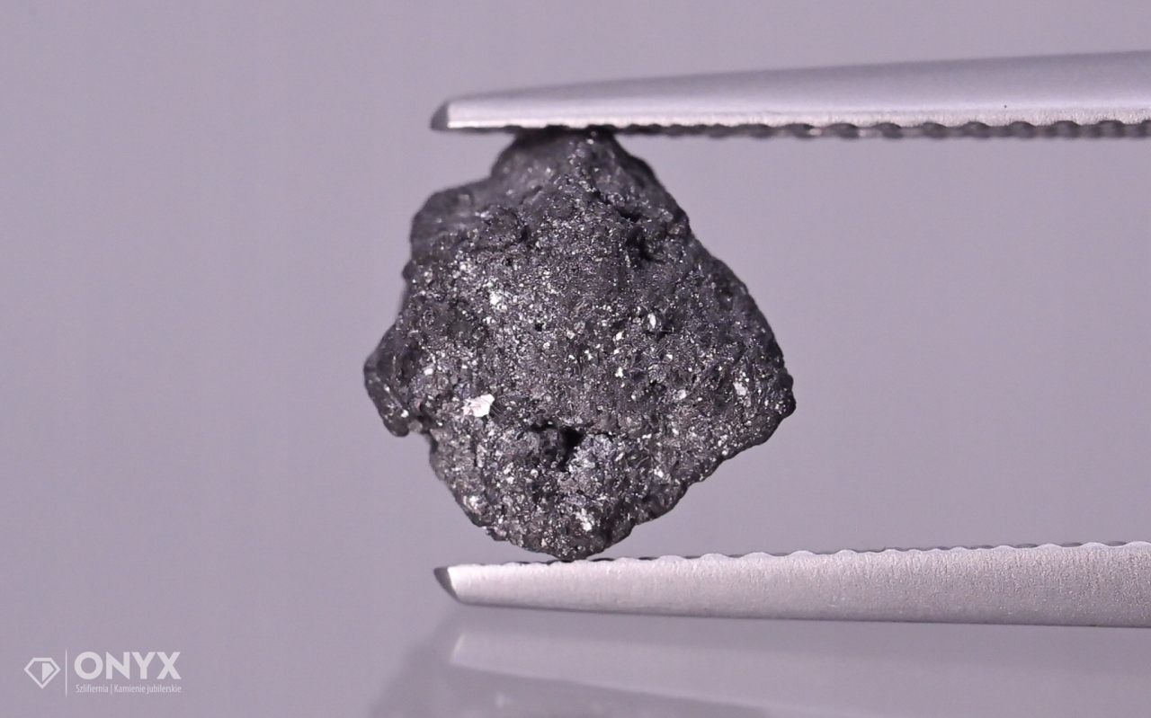 Diamant černý hrudkující 8,5x8,5 mm