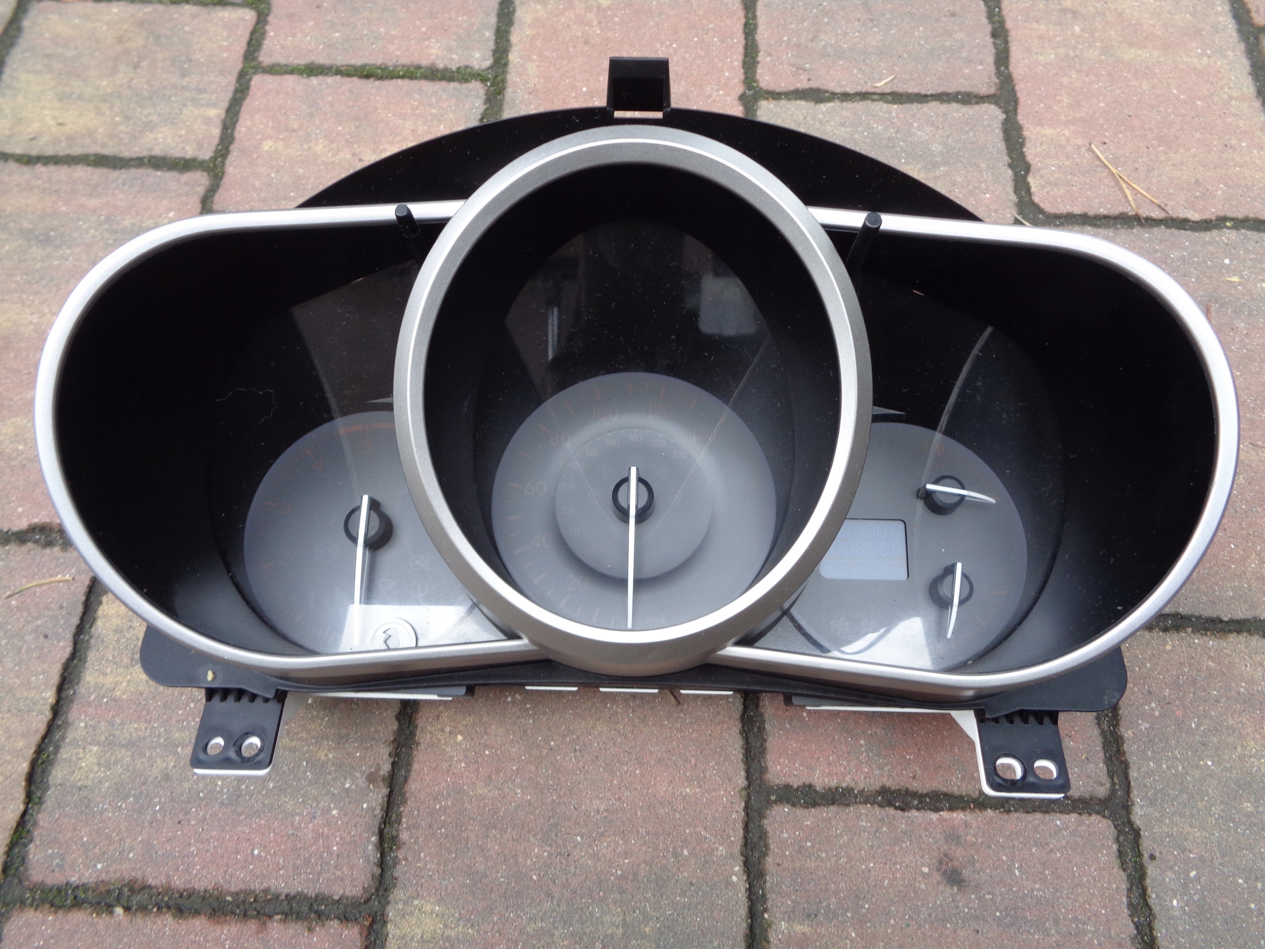 спидометр часы mazda CX7 РЕСТАЙЛИНГ 2.2d англия