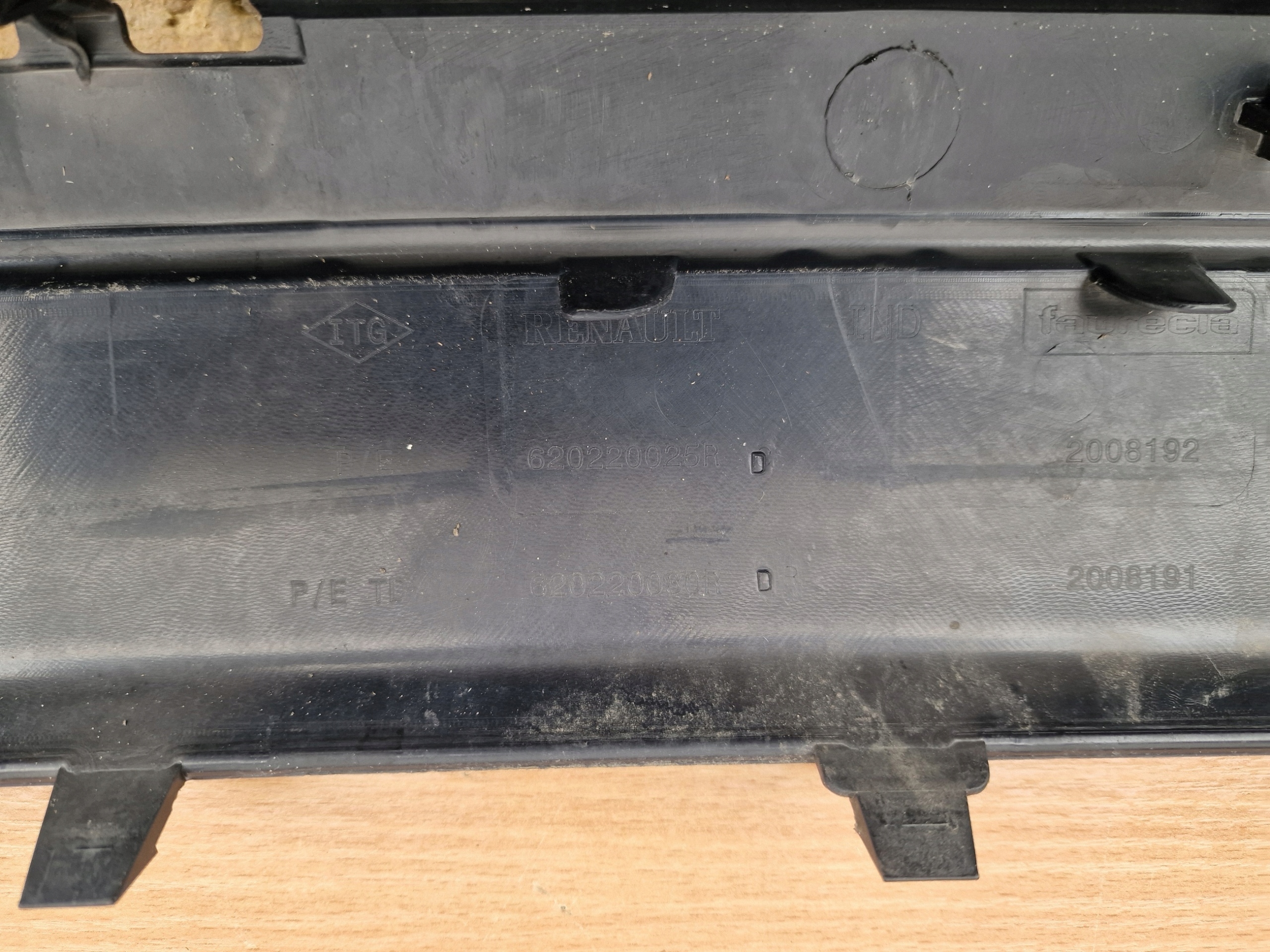 DACIA DUSTER 10-17 ROK bumper front original