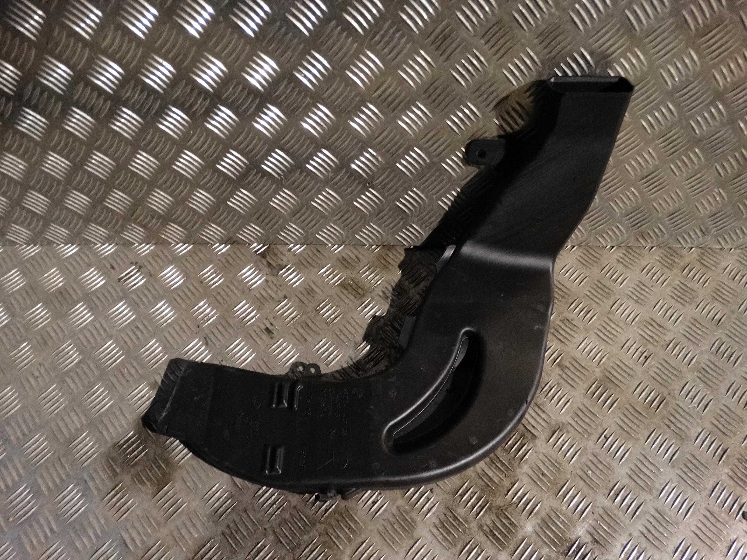 IDEAL drain air right BMW G20 G21 G22 G23 1