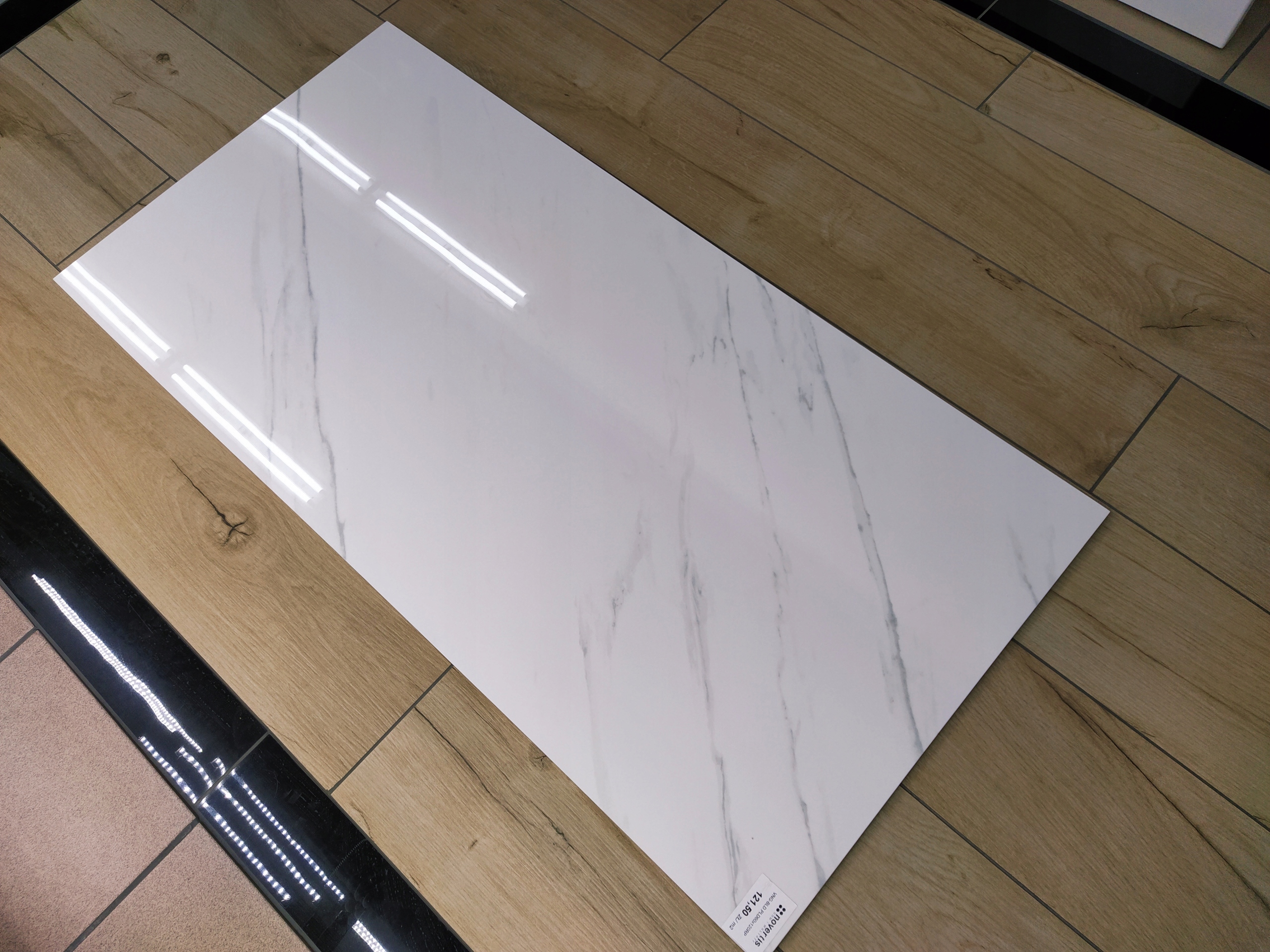 Biały marmur gres polerowany 120x60 24H Typ gres