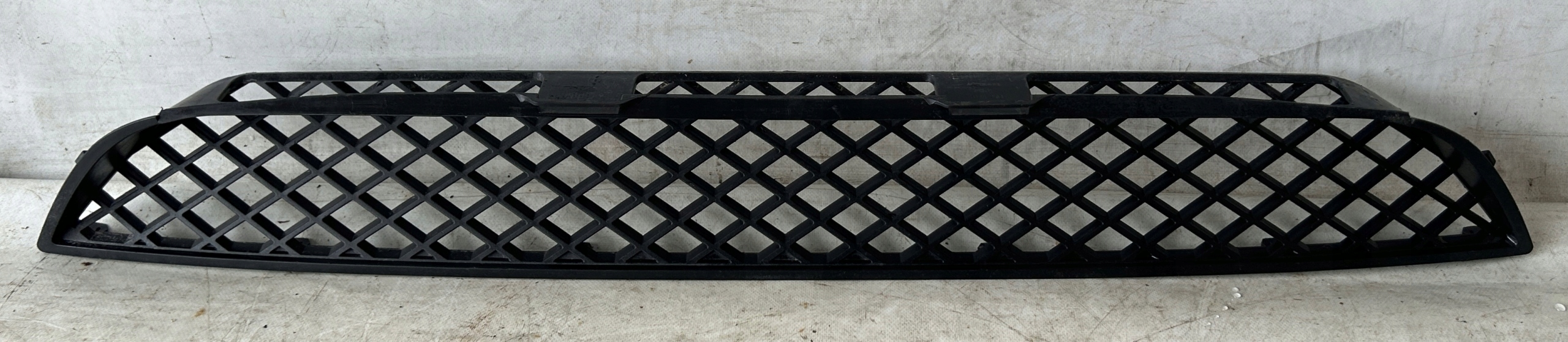 grid of a bumper front SPRINTER 906 A9068850053