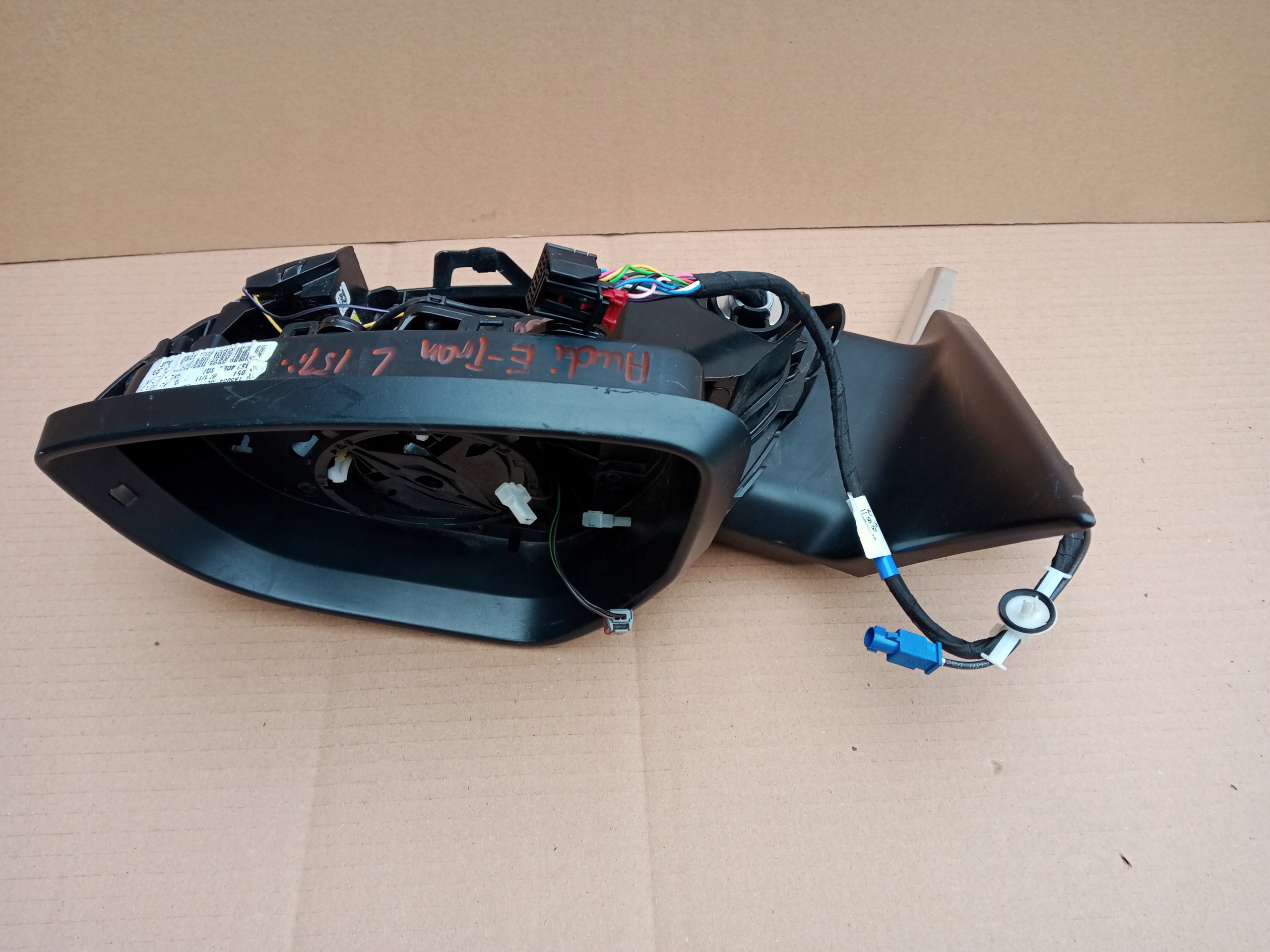 AUDI Е-ТРОН СЛЕВА ЗЕРКАЛО5pin КАМЕРА