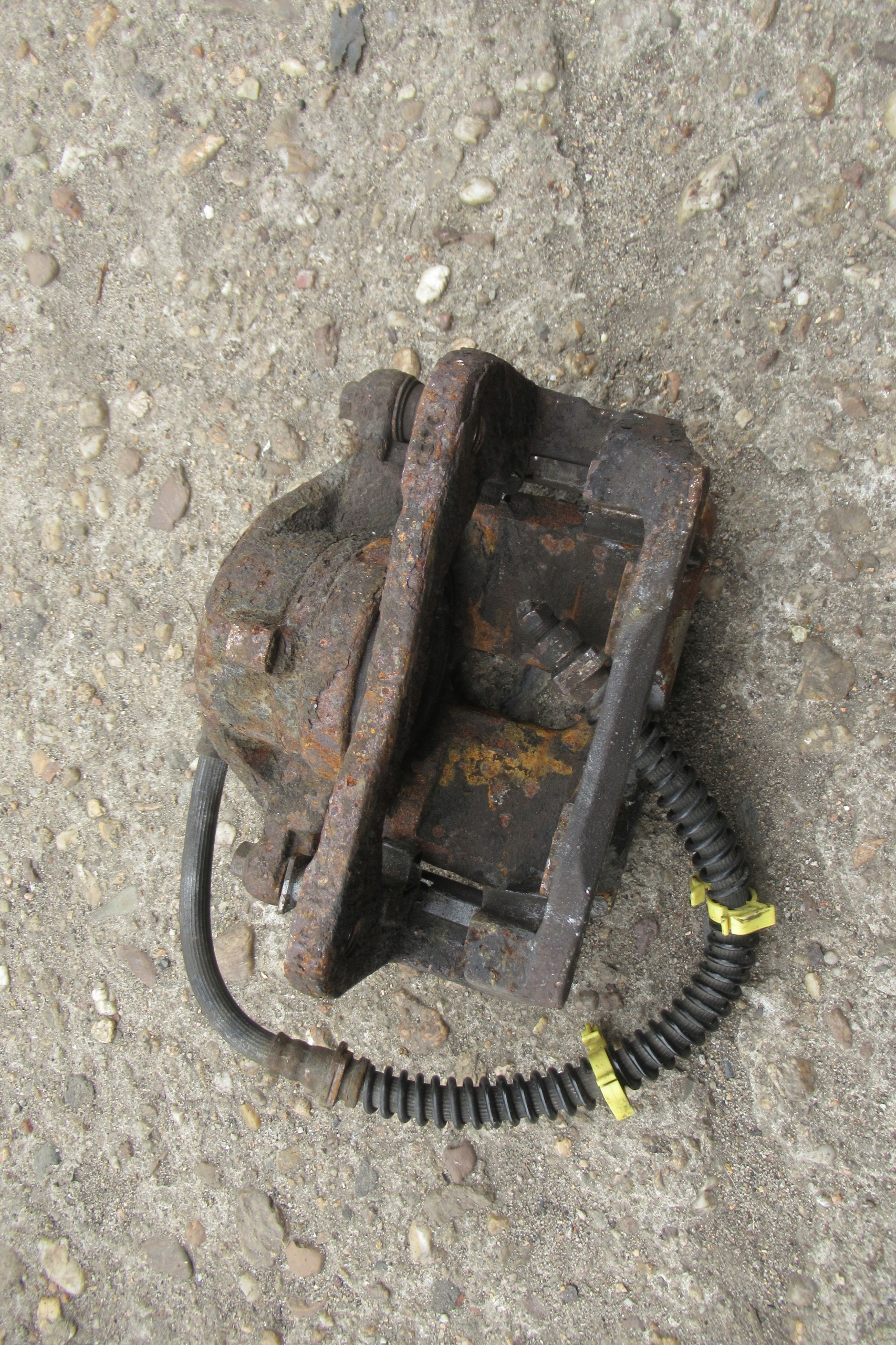 LAND ROVER FREELANDER 02R 2.0 D caliper left front
