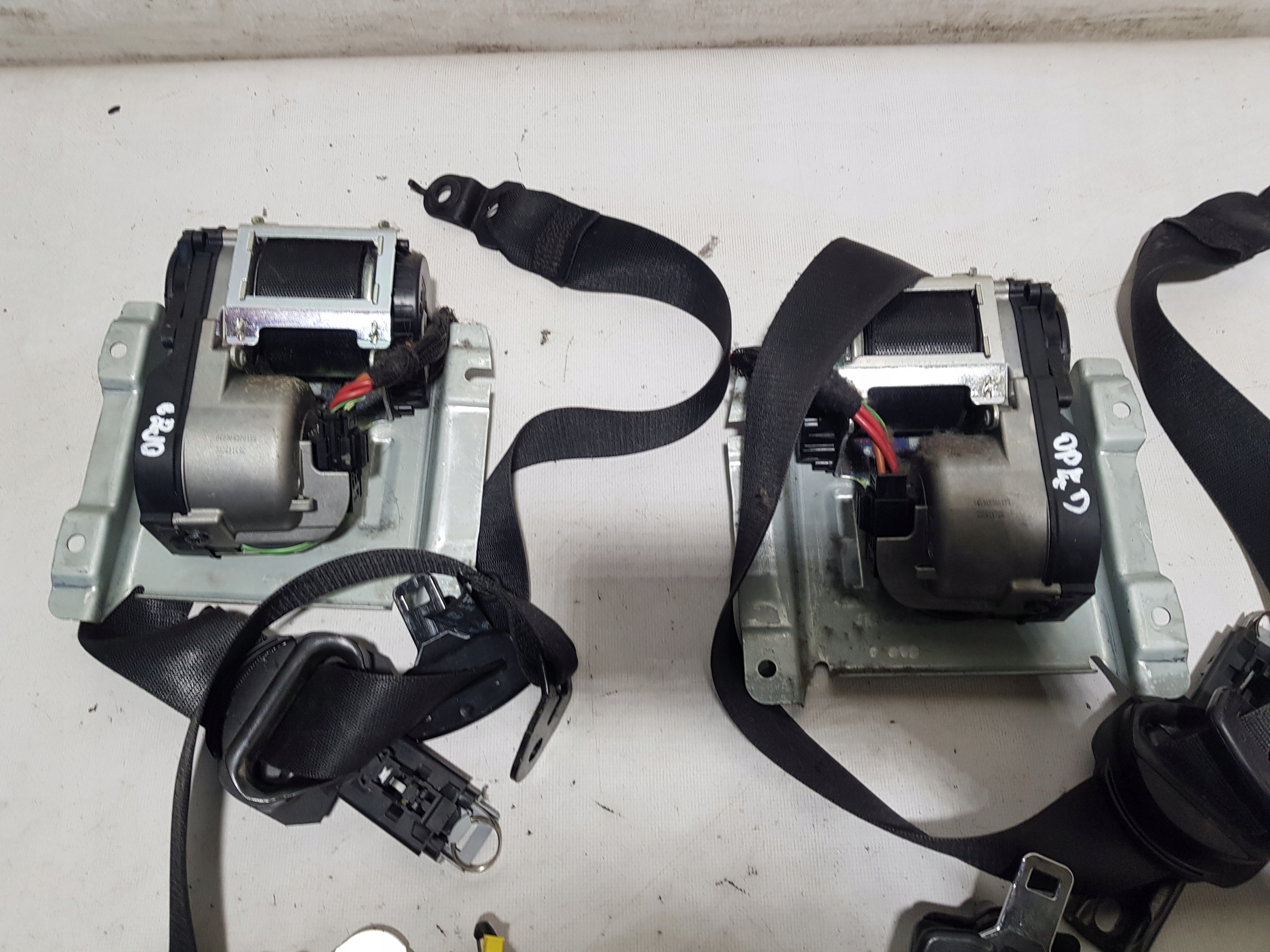 tension belts front left right KOMPLET MERCEDES W251