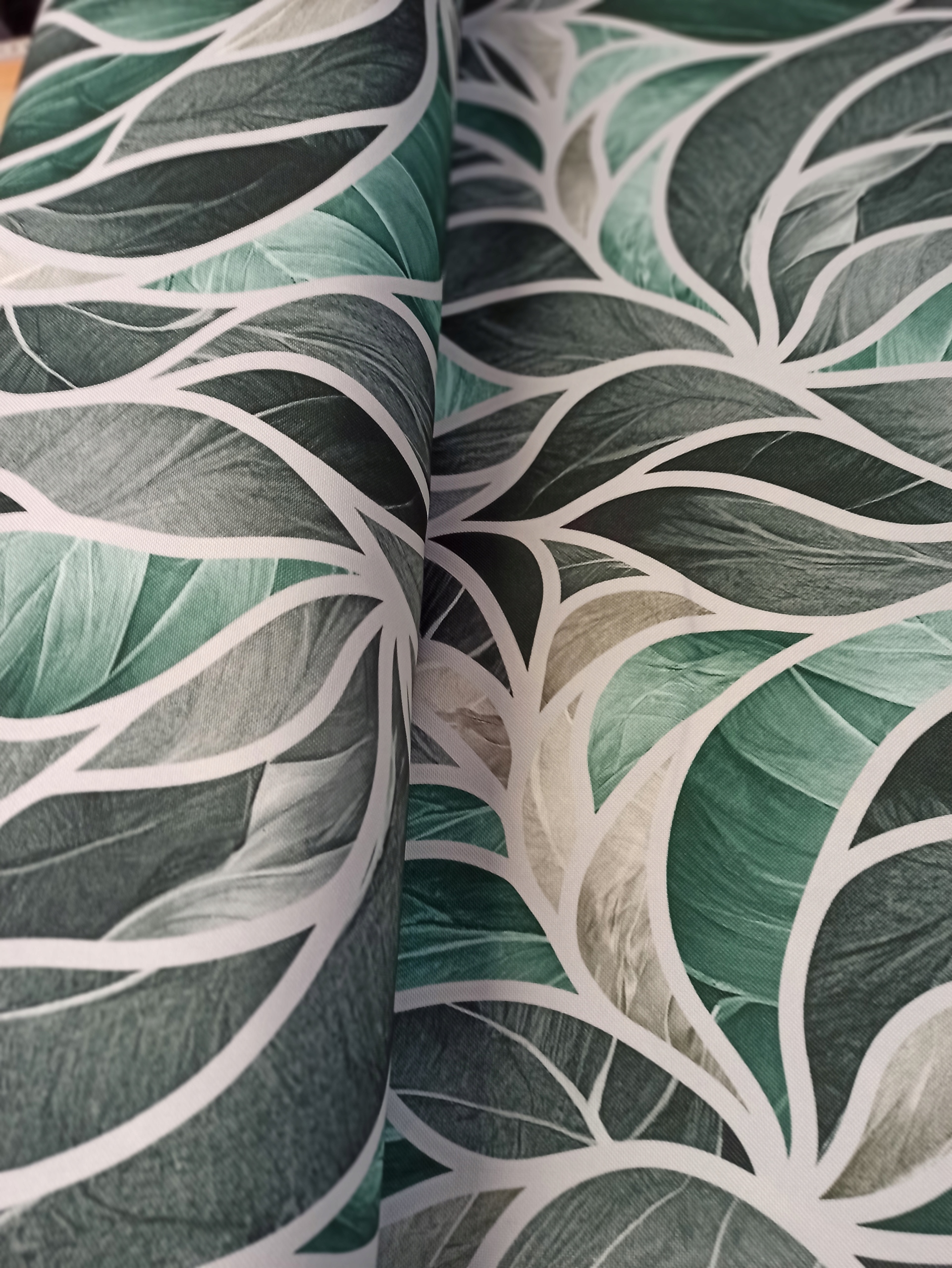 TKANINA ZASŁONOWA SZER.150 ZIELONE LIŚCIE