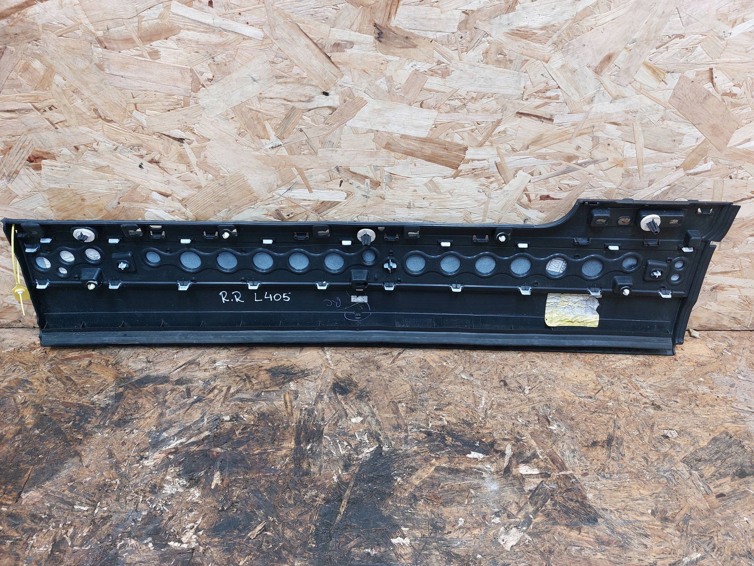 moulding door left front RANGE ROVER L405 12- CK52-21065-ADW