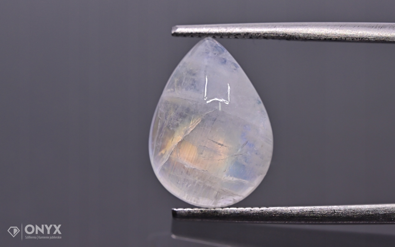 Měsíční kámen kabošon slza 14x10 mm