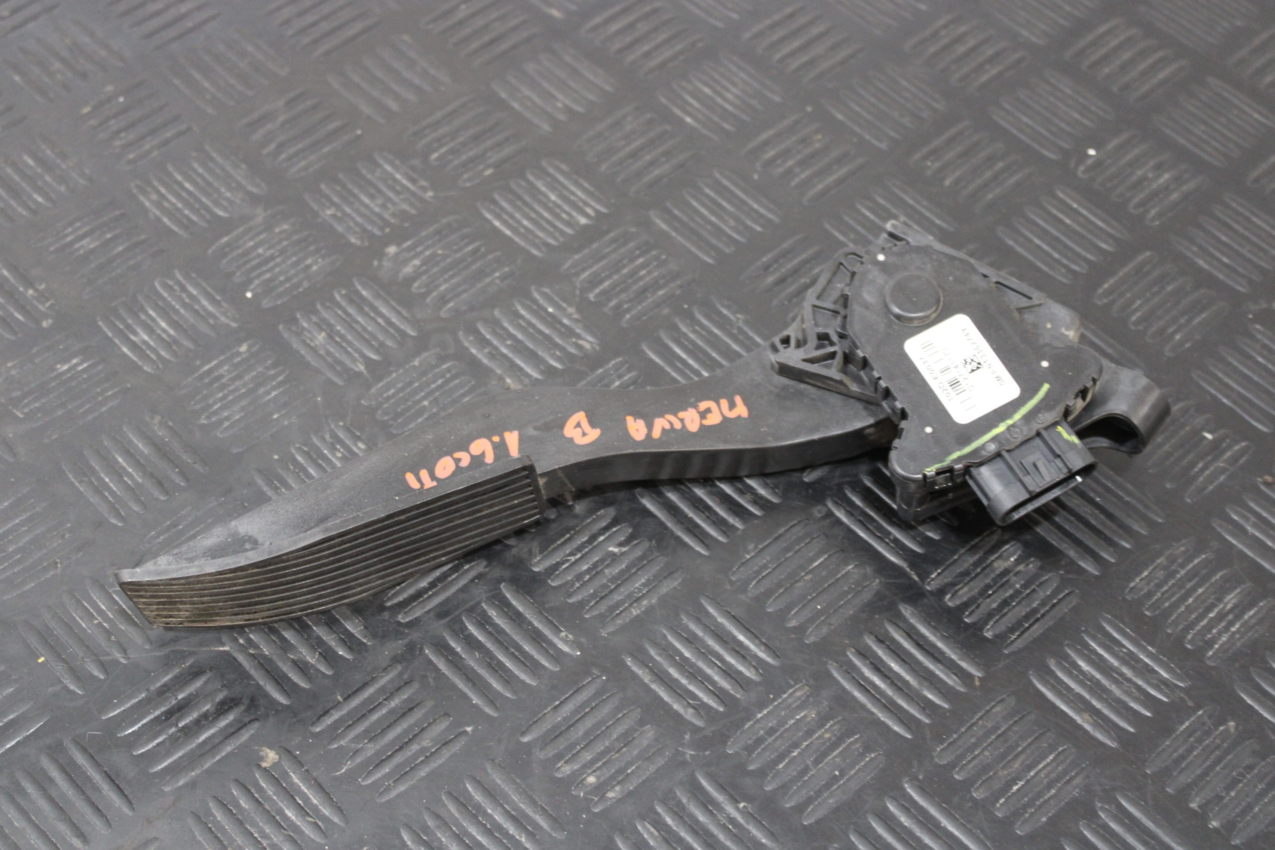 accelerator pedal 13362749 OPEL MERIVA B LIFT 1.6 CDTI