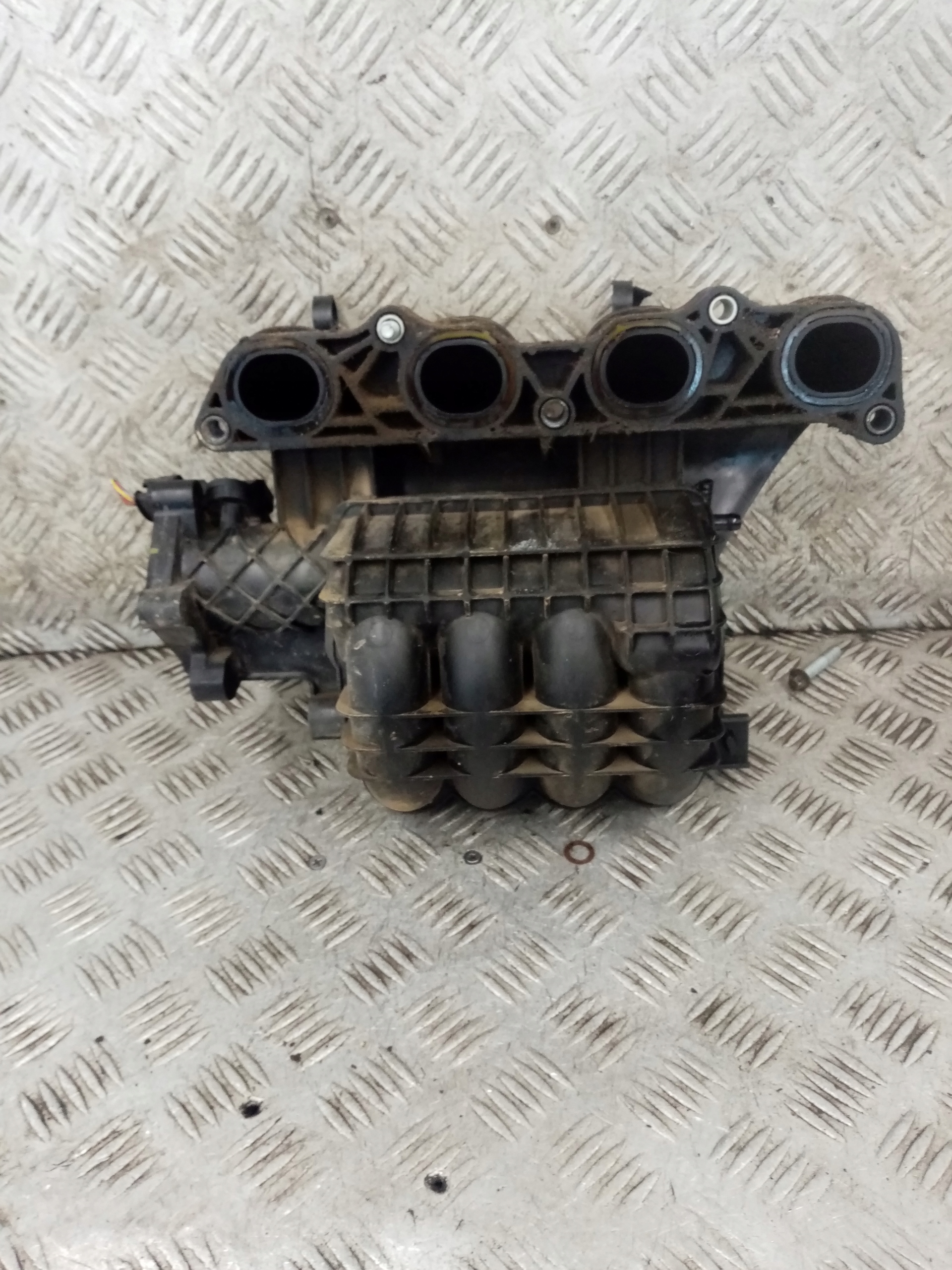 intake manifold MITSUBISHI COLT 6 MN143823