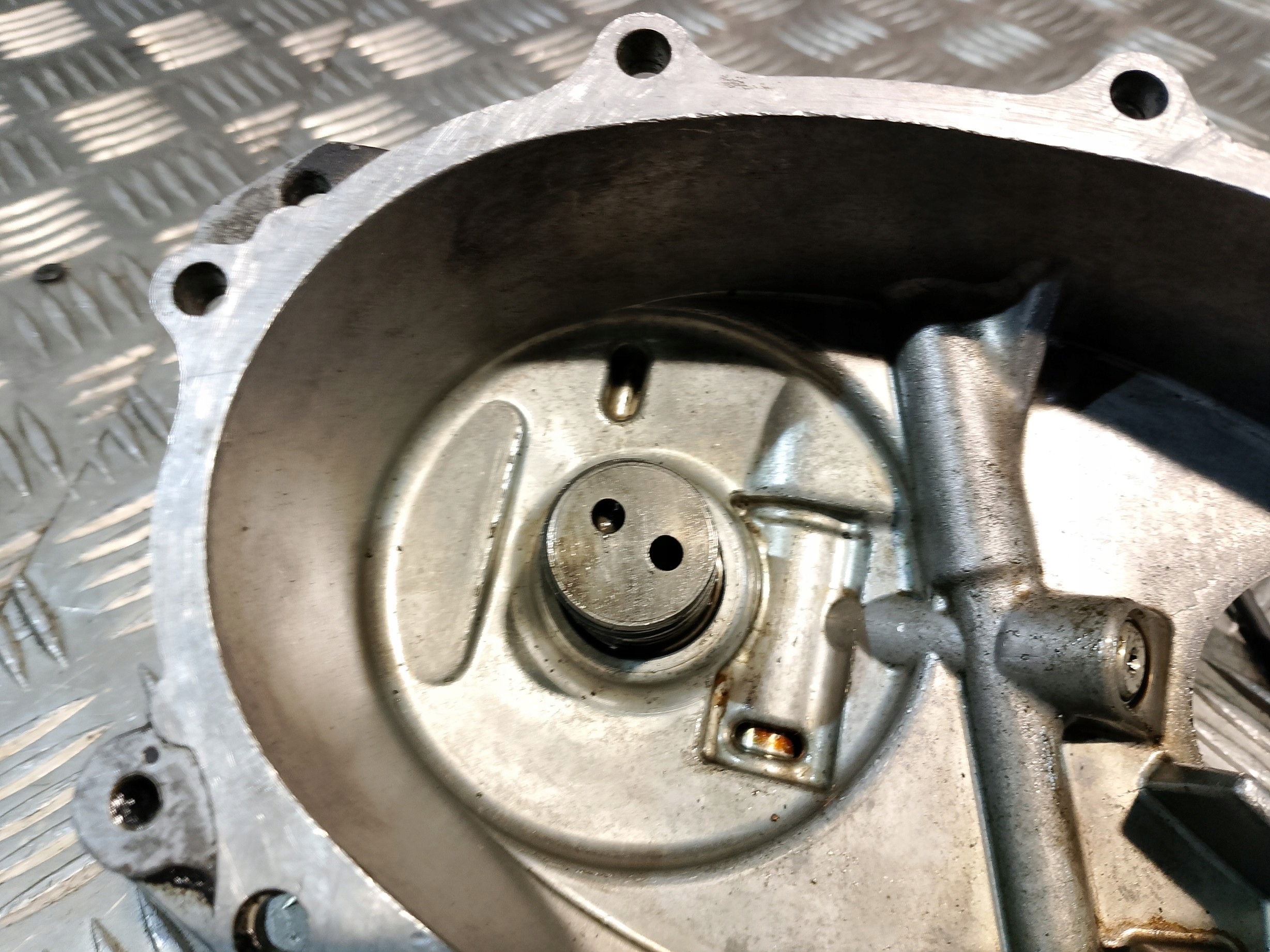 Couvercle carter distribution AUDI A4 B6 2.0 FSI 06D103530Q