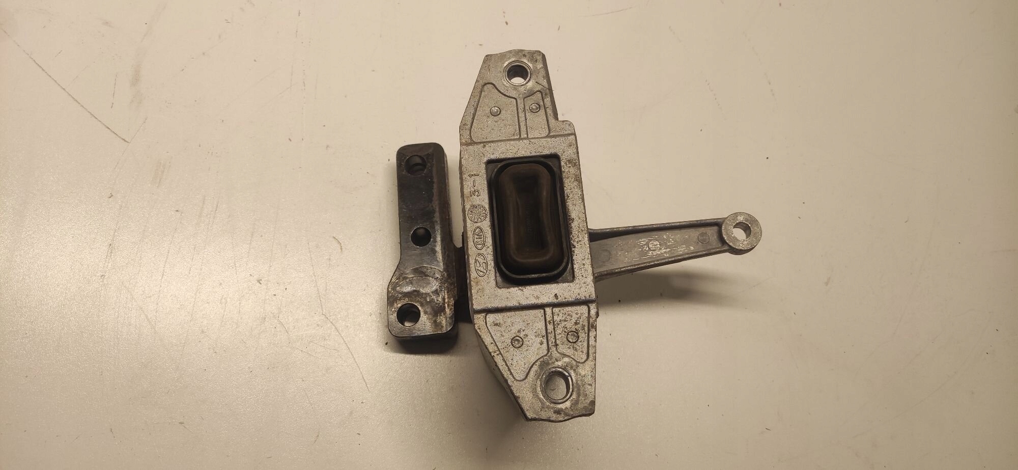 holder engine mount KIA CEED III 1.6 CRDI D4FE 21810-J7200 17-24