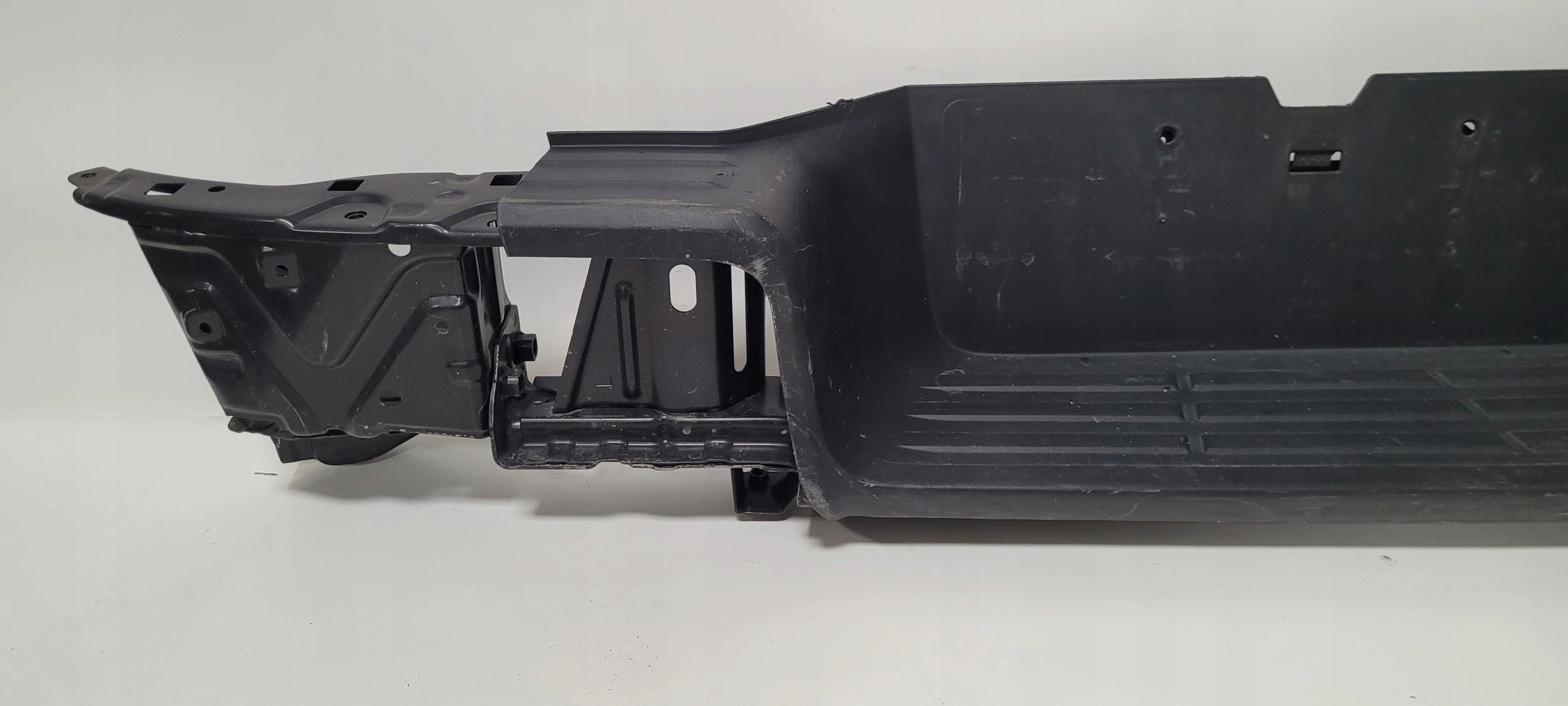 BELKA ZDERZAKA TYŁ STOPIEŃ TOYOTA HILUX 2015-20 Producent części Toyota OE