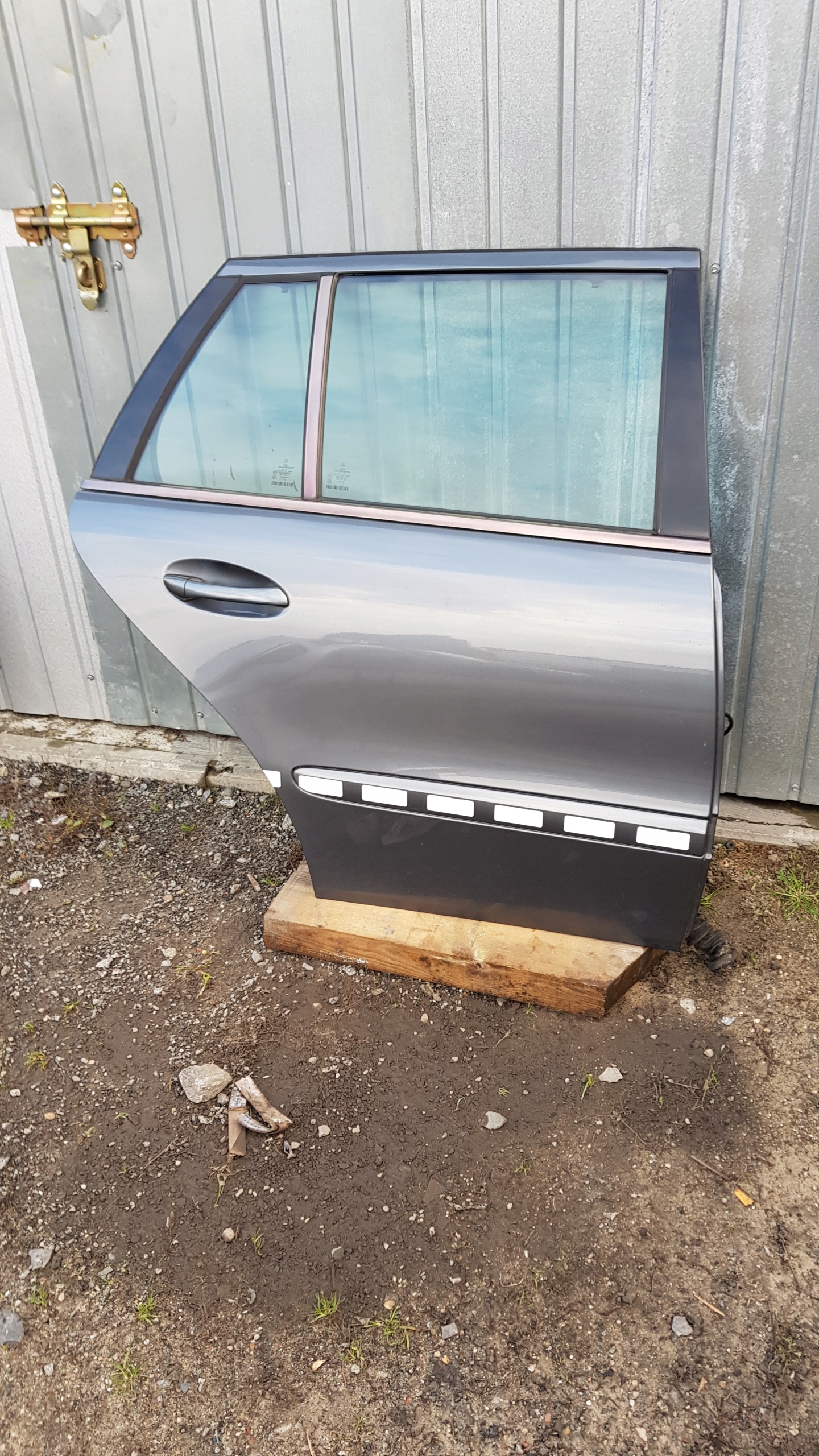 MERCEDES W211 Tür rechts heck KOMBI 368