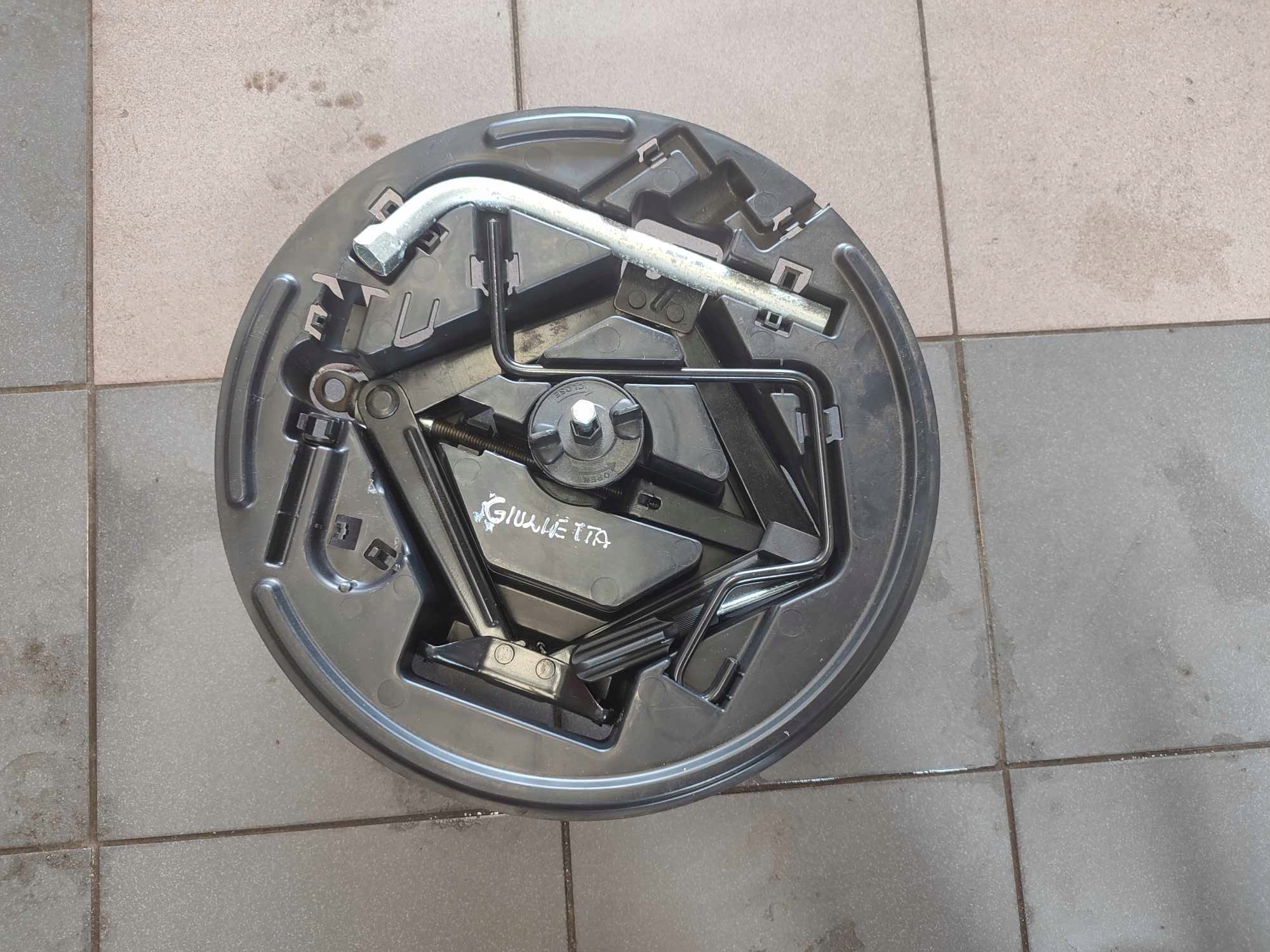 WKŁAD KOŁA LEWAREK PODNOŚNIK KLUCZ ALFA ROMEO GIULIETTA