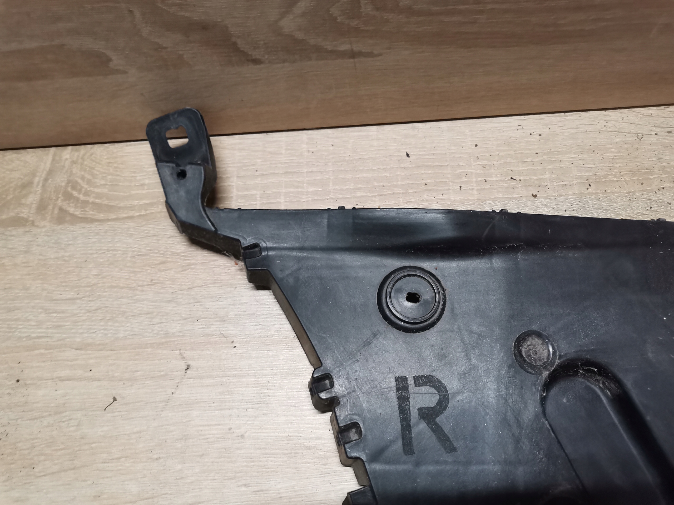 bumper bracket right rear part AUDI Q7 4L0807454A