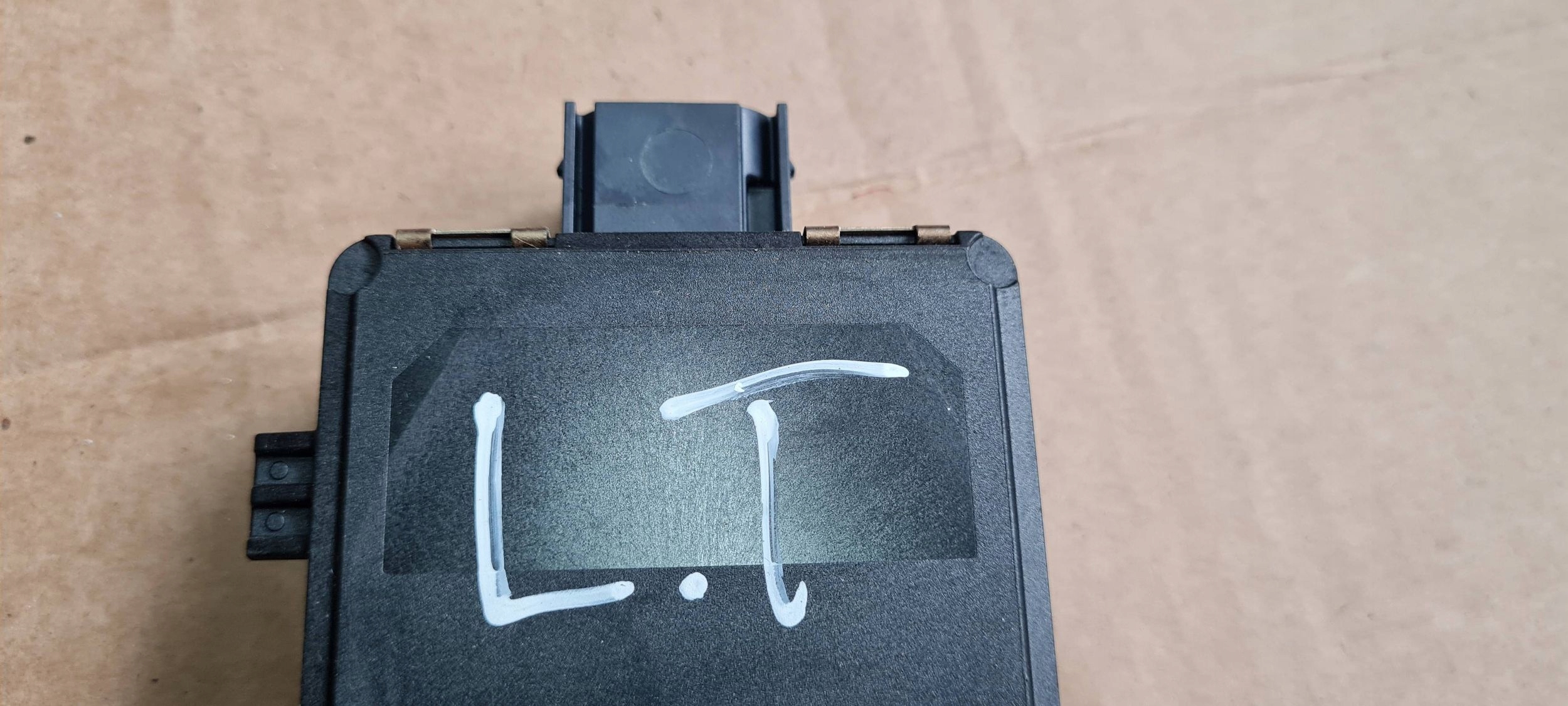 Q3 83A RADAR DISTRONIC left rear part sensor MARTWEGO POLA 3Q0907590K