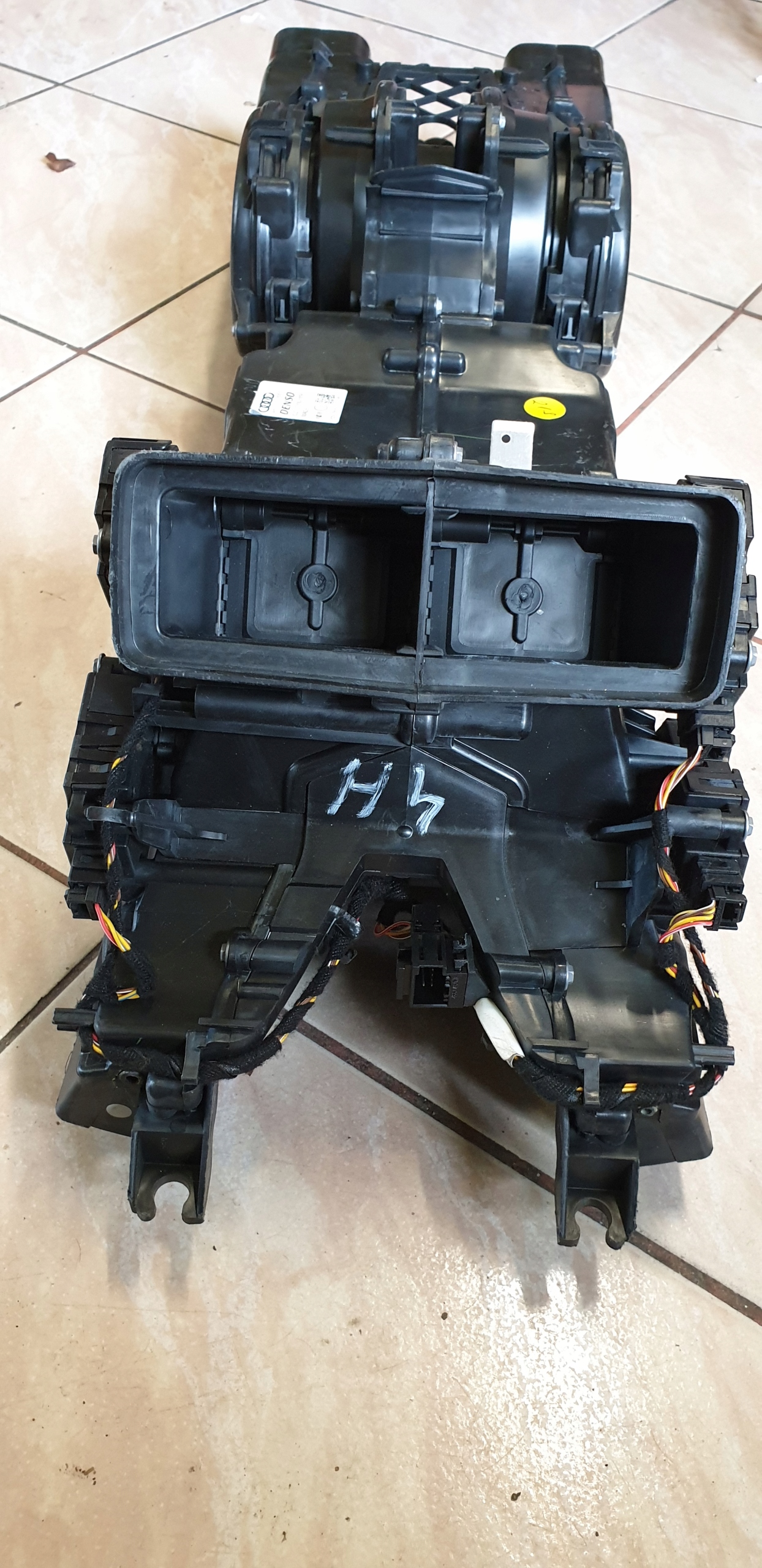 TUNEL central heater rear SILNICZKI AUDI A8 D4 4H OE EU